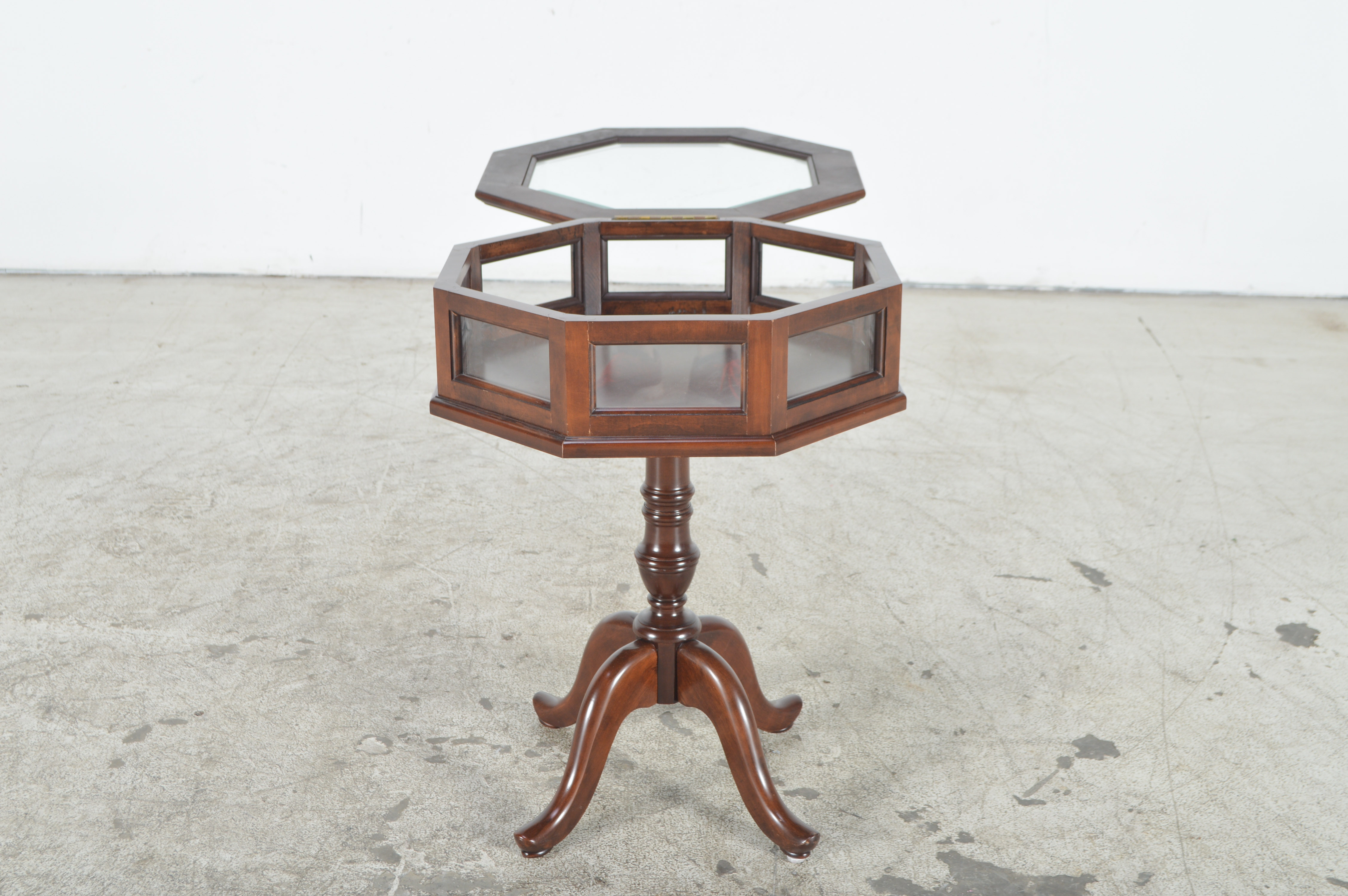 Mahogany Veneer Display Case