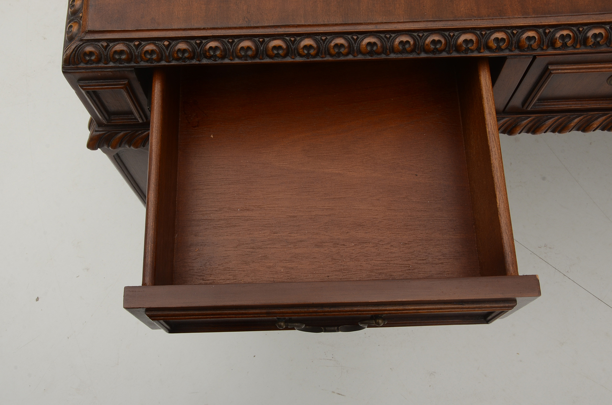 Sligh Carved Mahogany Georgian Style Desk