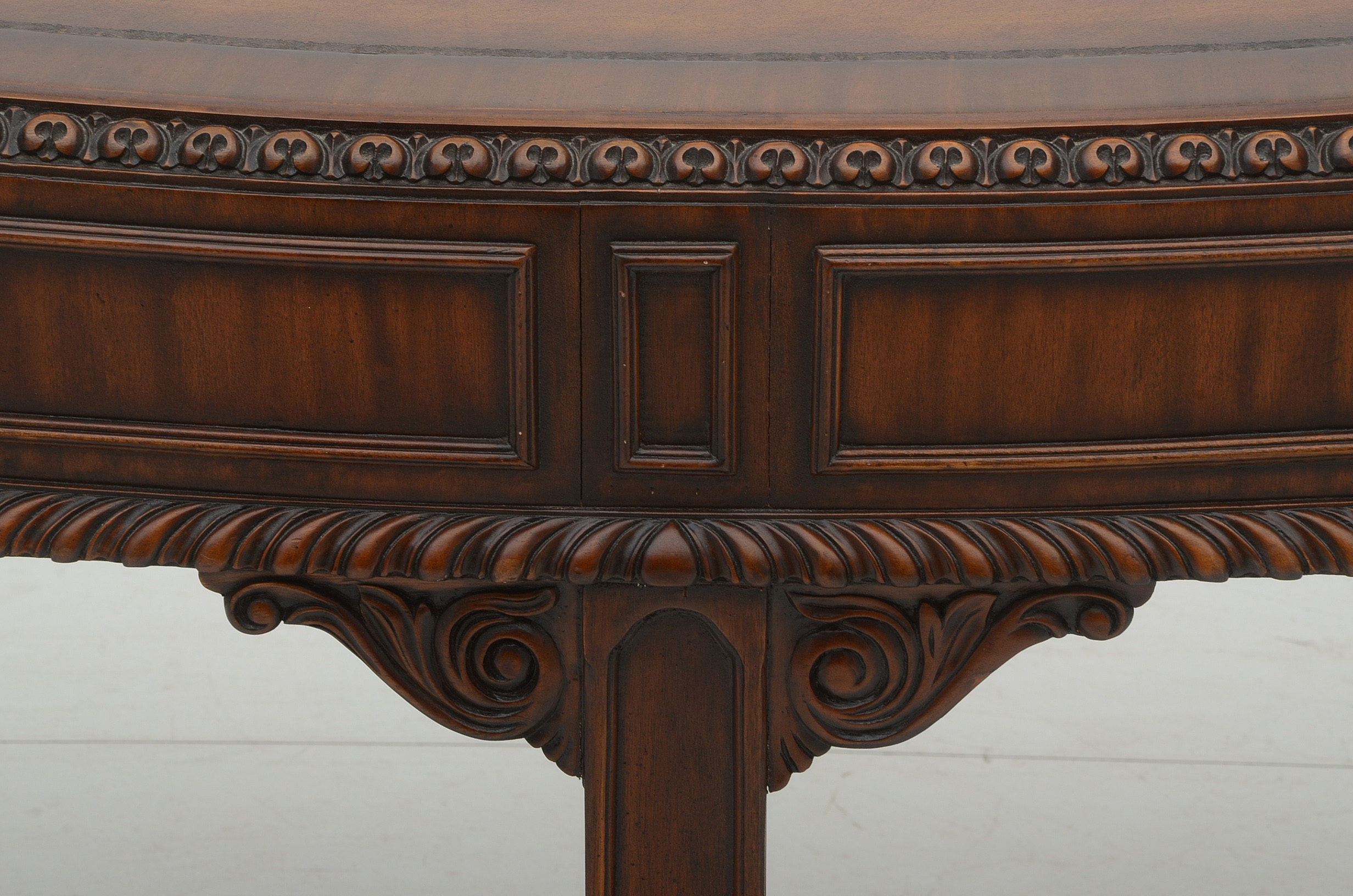 Sligh Carved Mahogany Georgian Style Desk