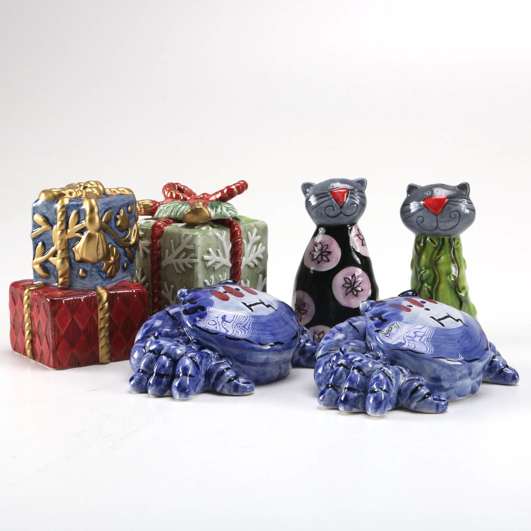 Novelty Pottery Salt And Pepper Shakers