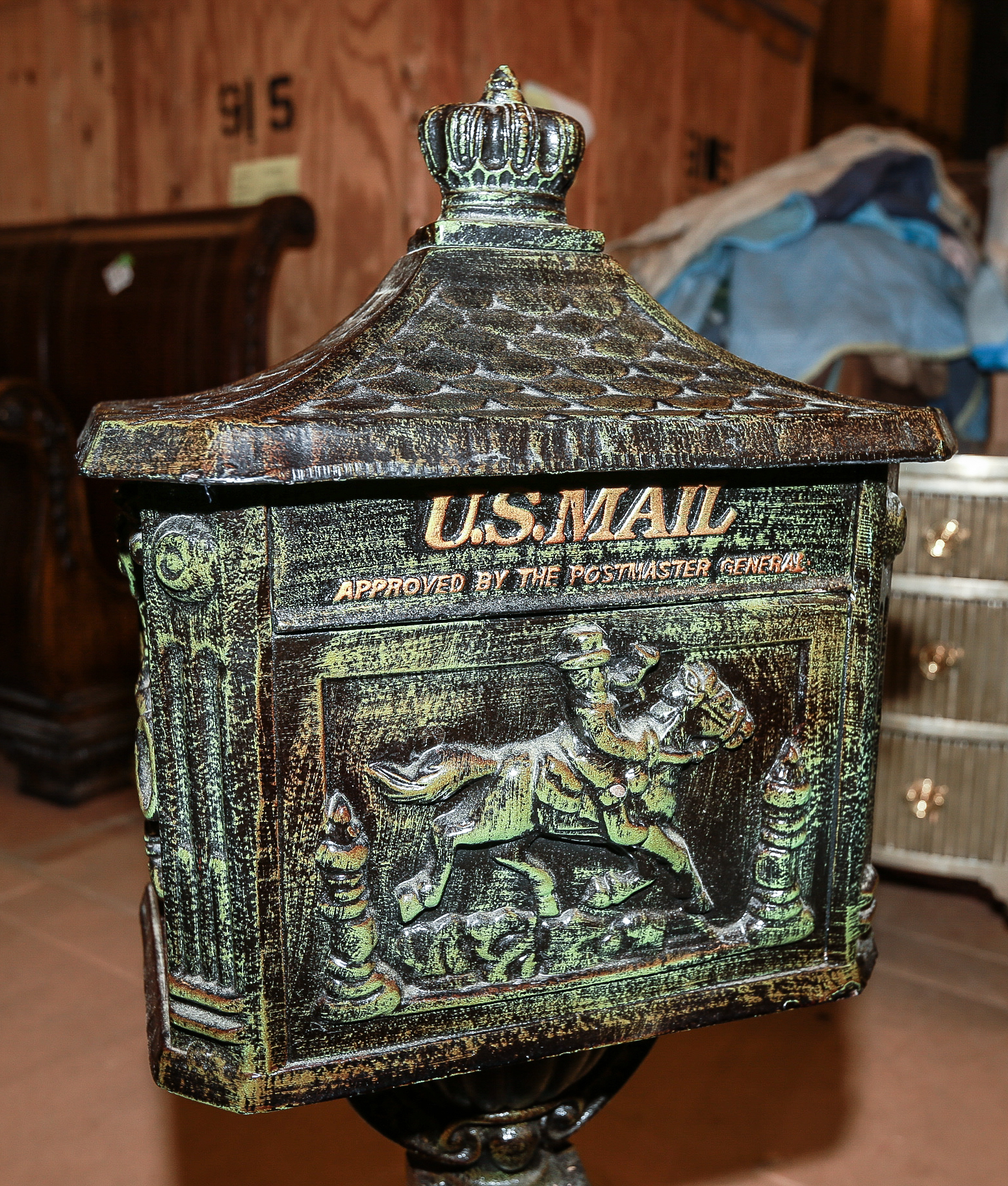 Vintage U.S. Mail Box