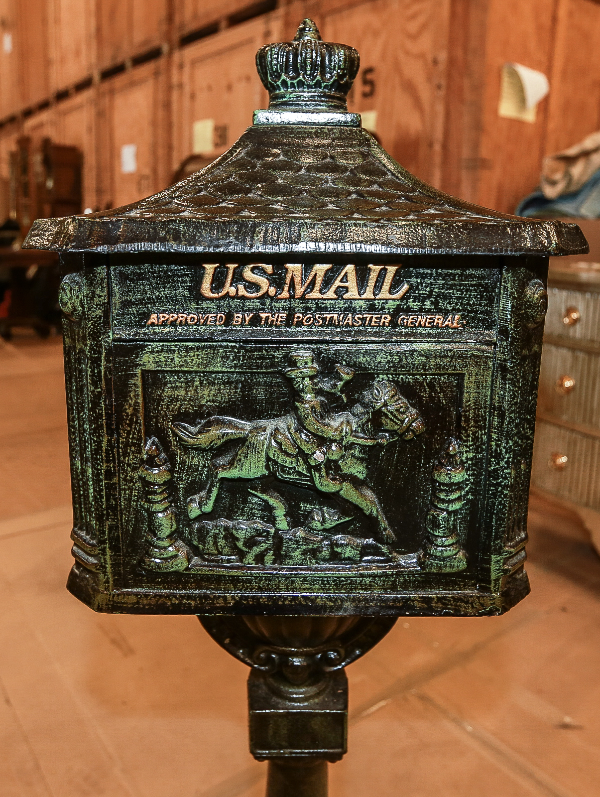 Vintage U.S. Mail Box