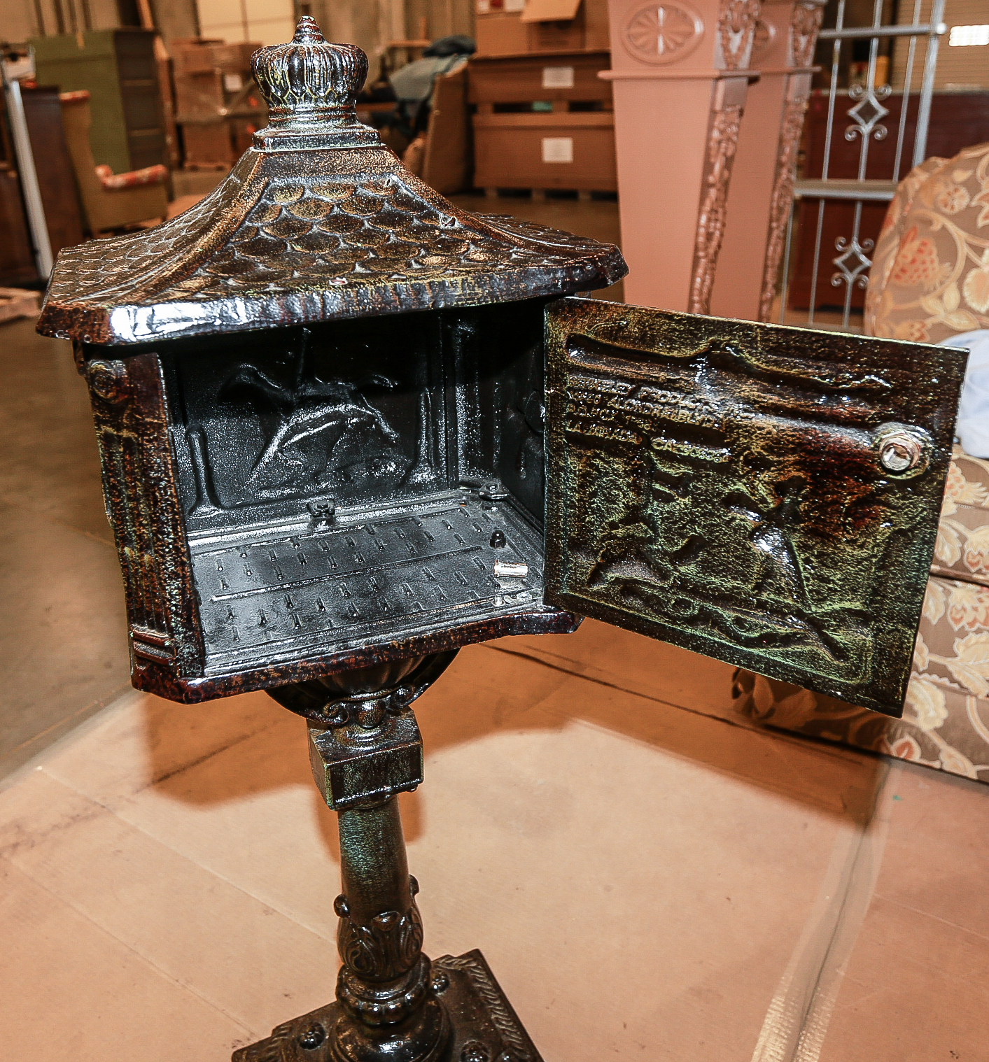 Vintage U.S. Mail Box