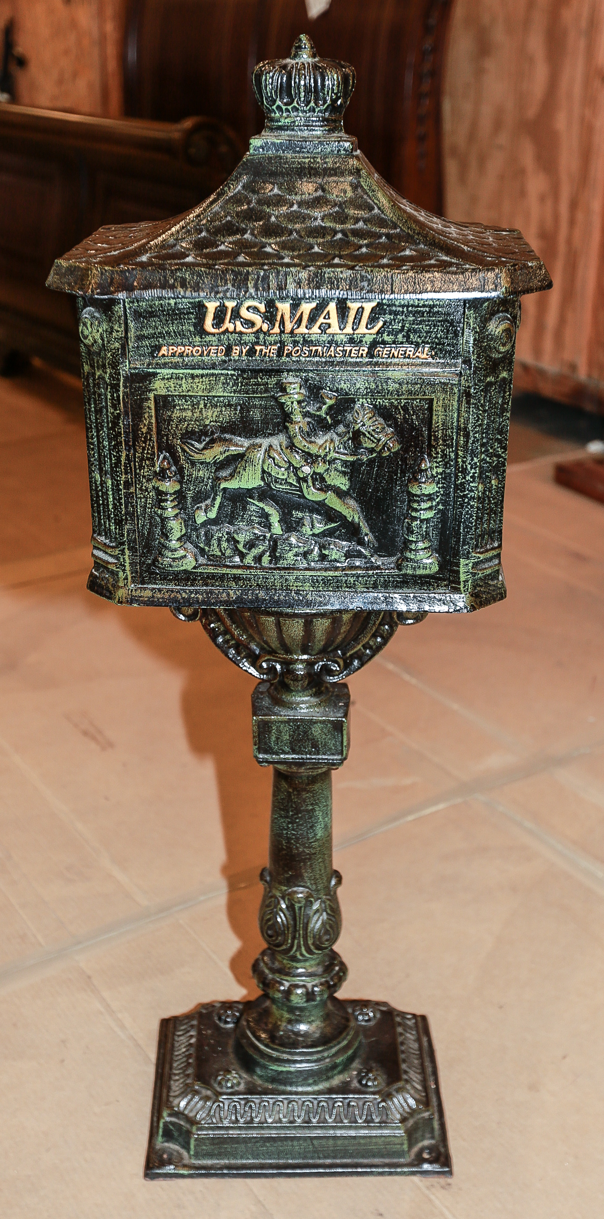 Vintage U.S. Mail Box