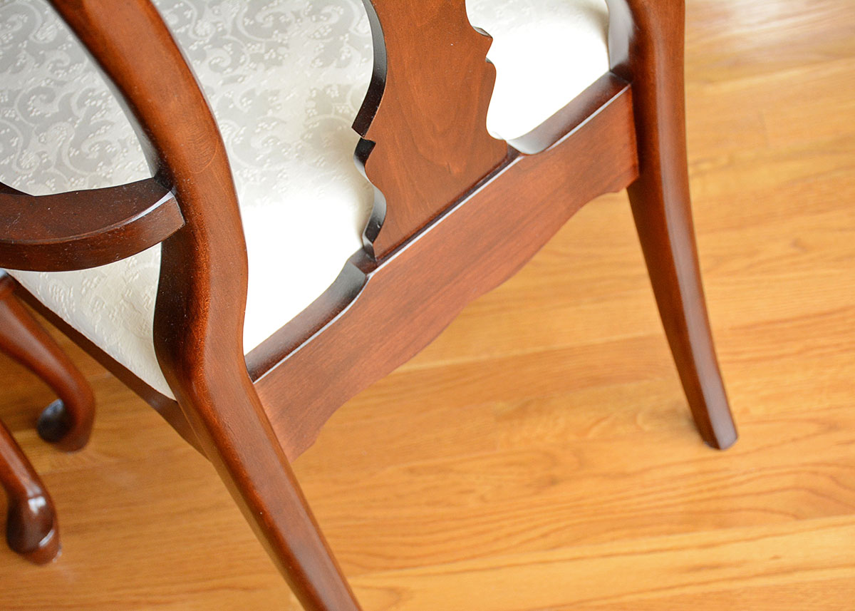 Queen Anne Style Dining Table and Chairs by Kincaid