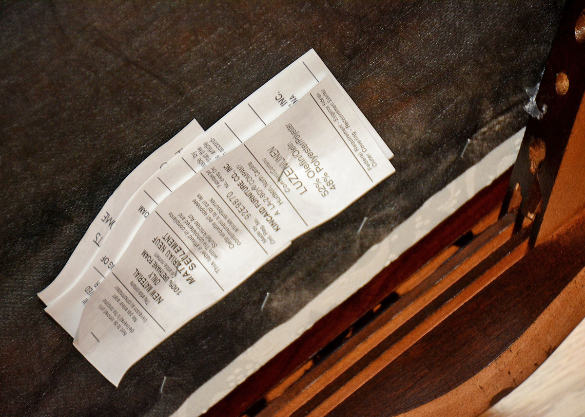 Queen Anne Style Dining Table and Chairs by Kincaid