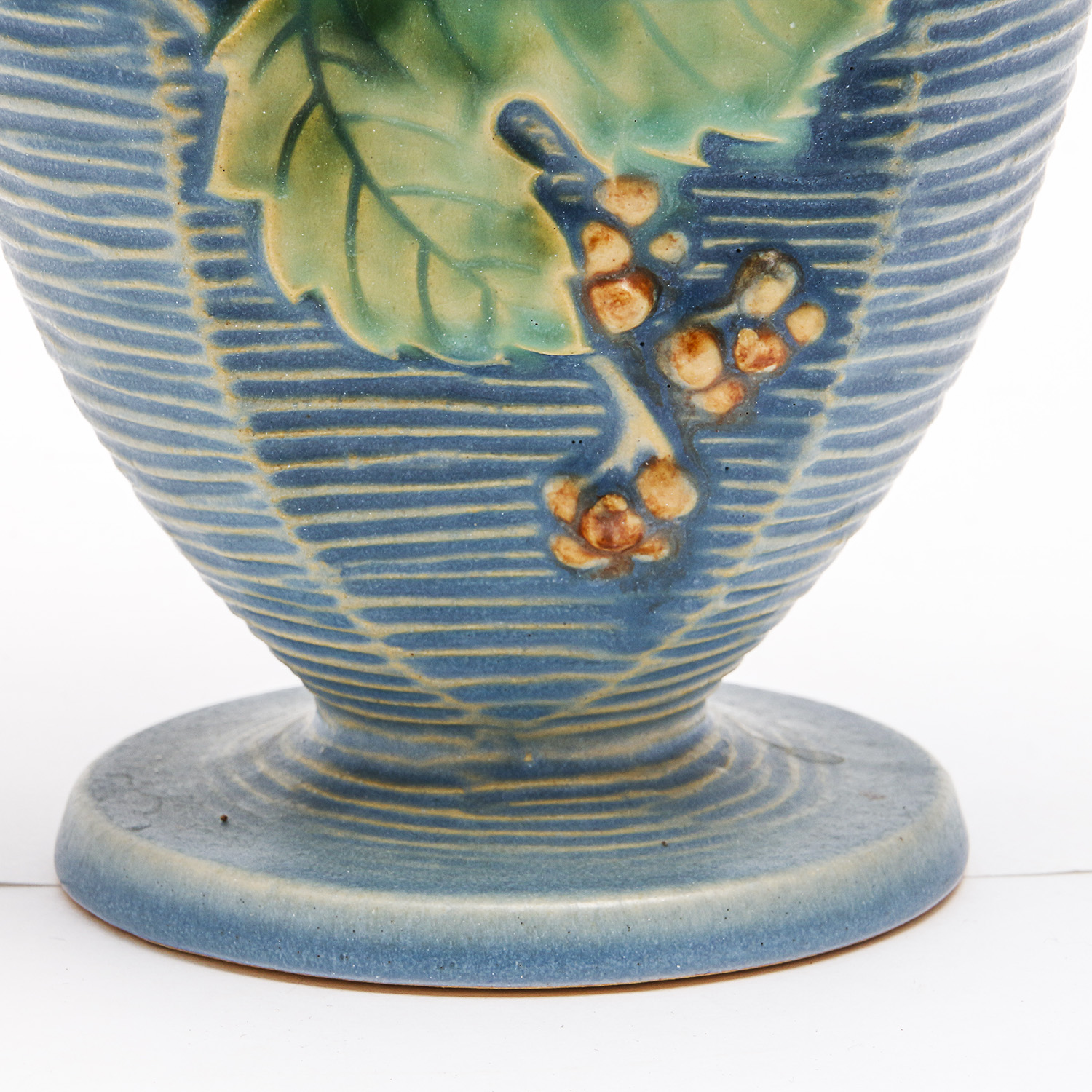Roseville Bushberry Vase