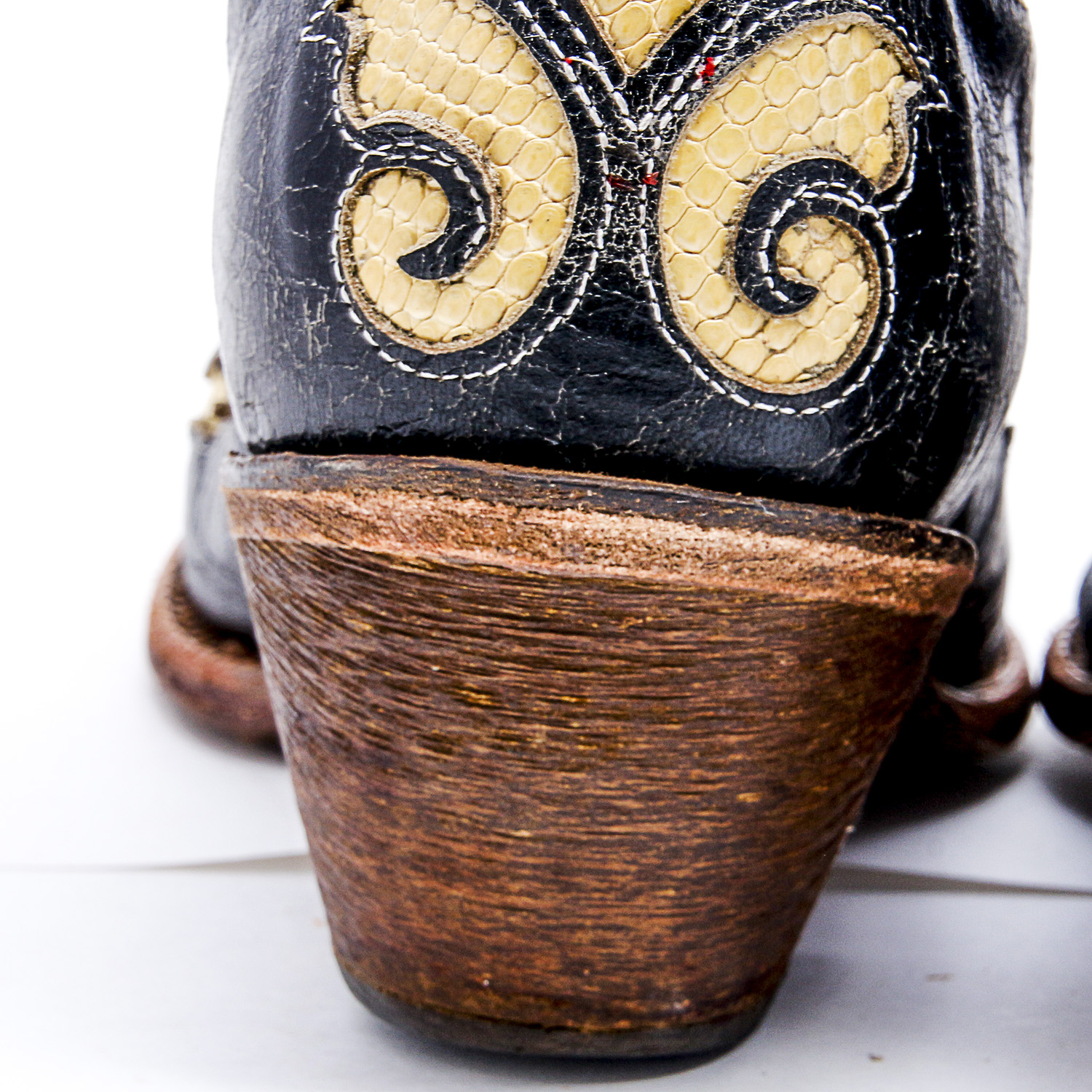 Heritage Finish Women's Corral Cowboy Boots