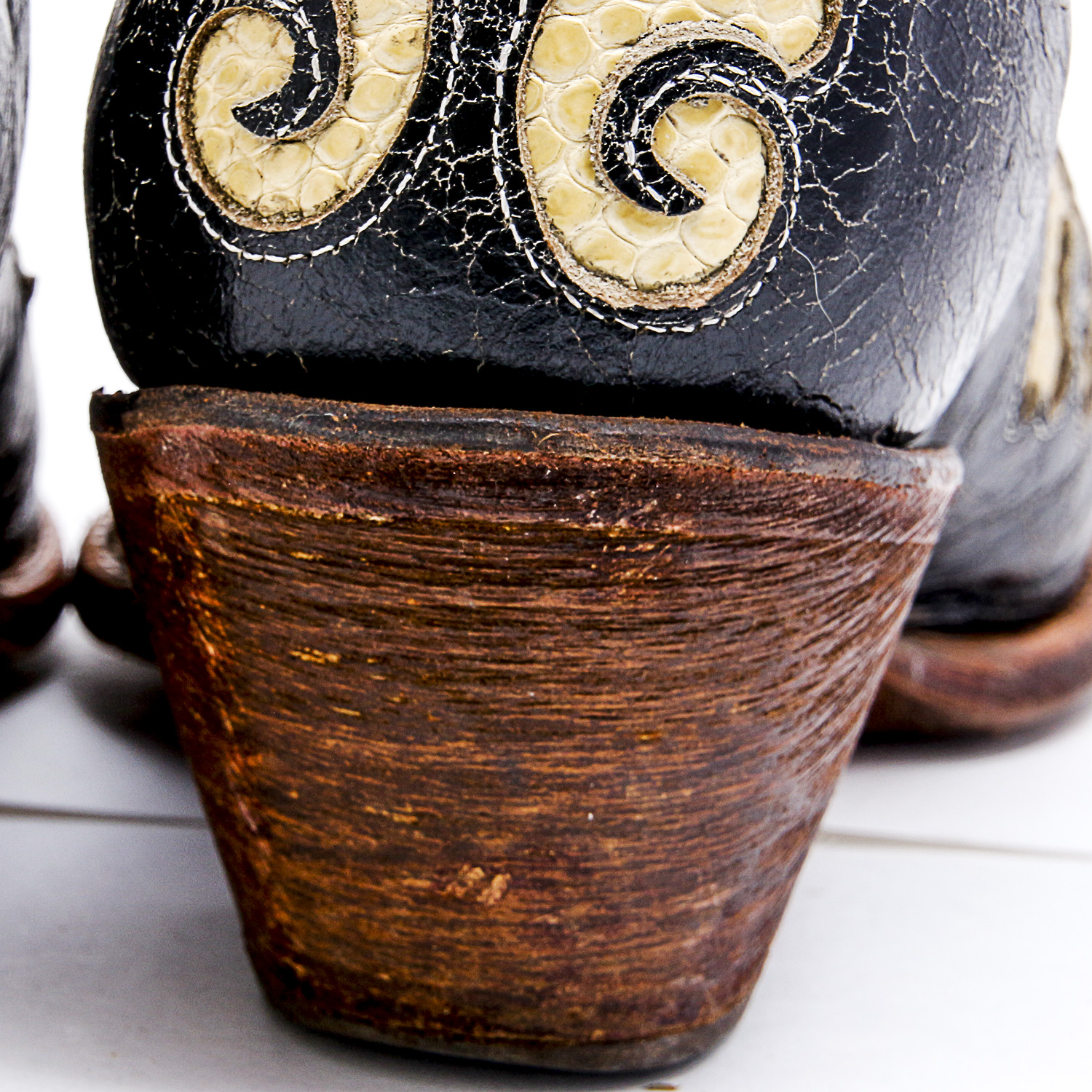 Heritage Finish Women's Corral Cowboy Boots