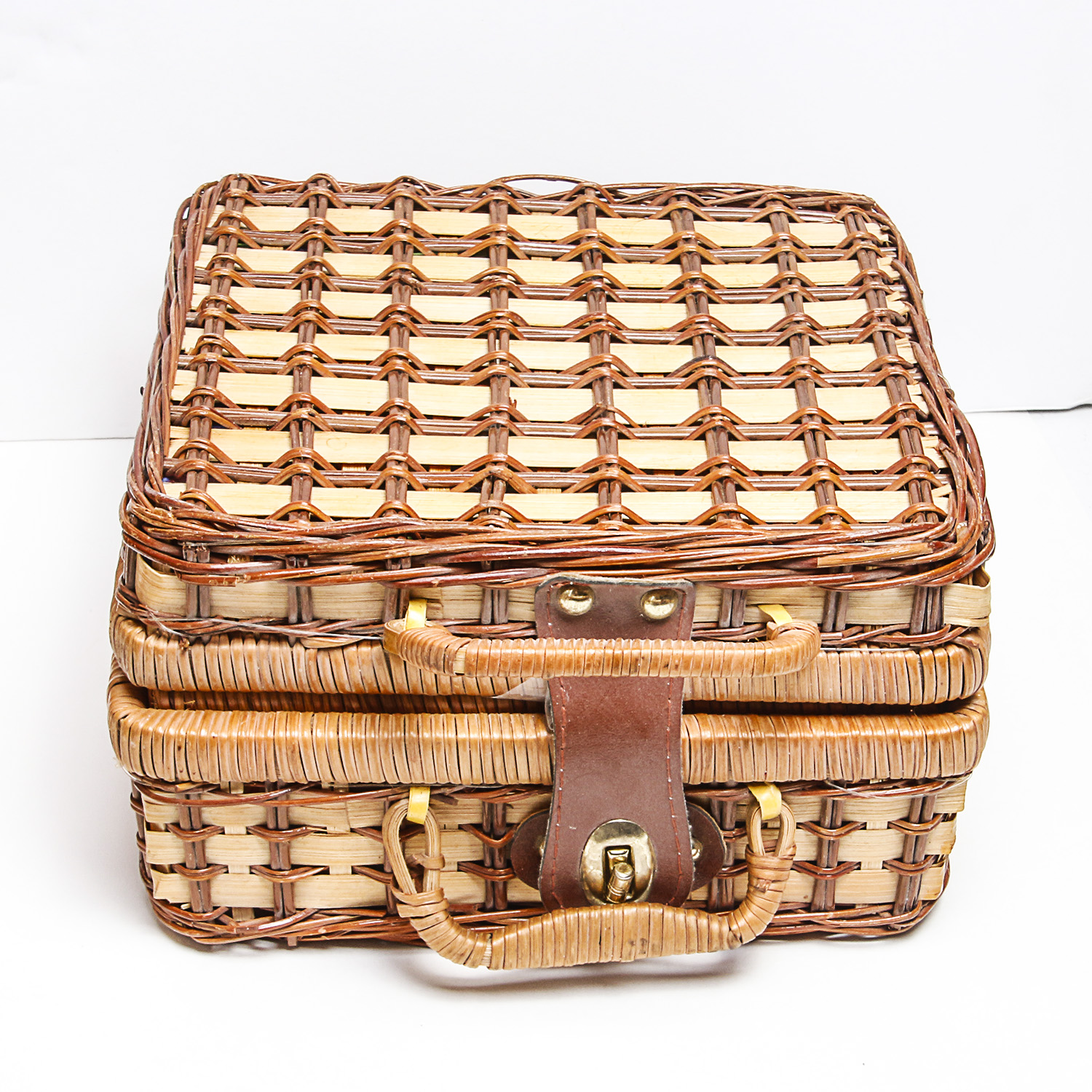 Wicker Wine Bottle Holder and Picnic Basket