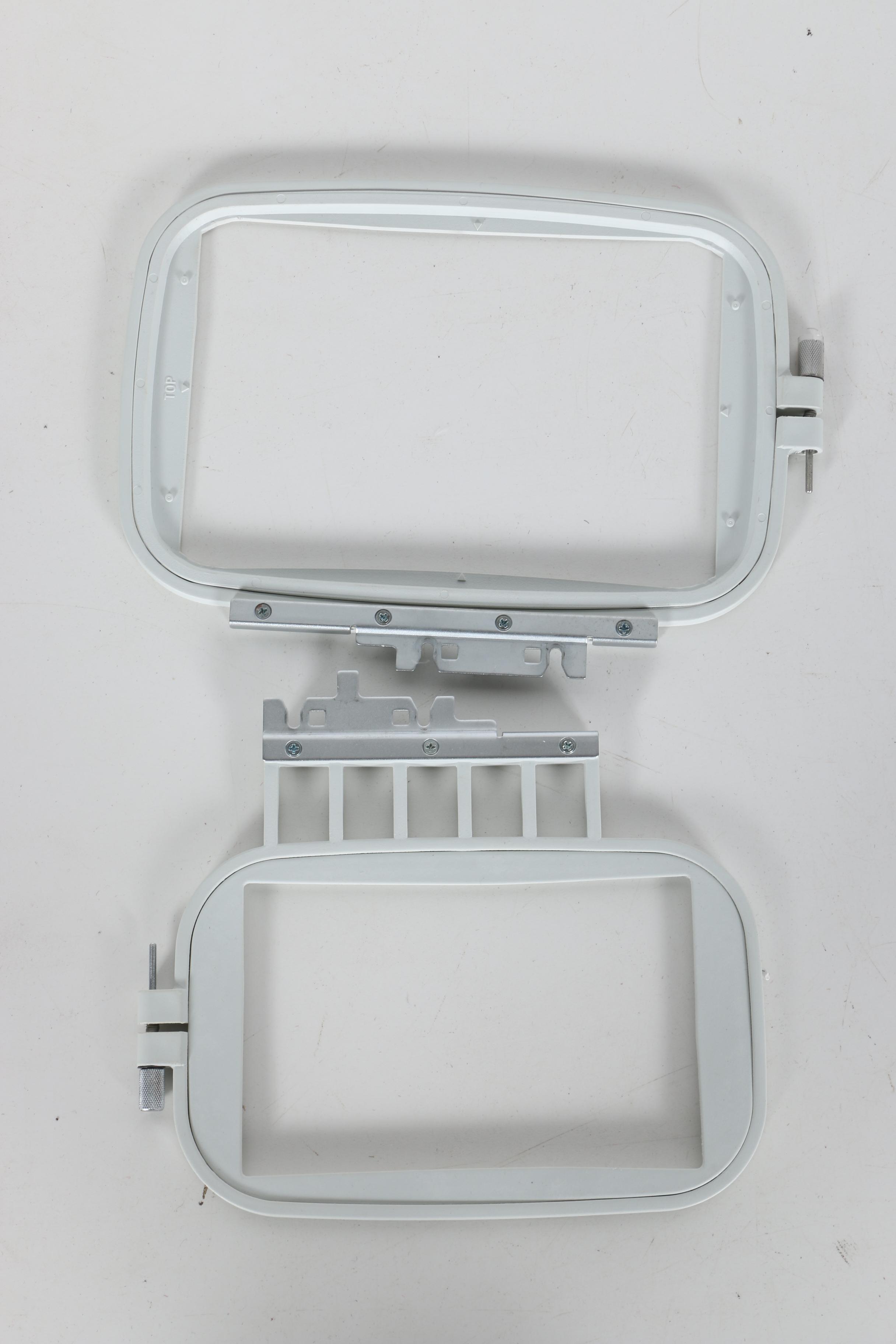 Singer Futura SES 1000 Sewing and Embroidery Machine