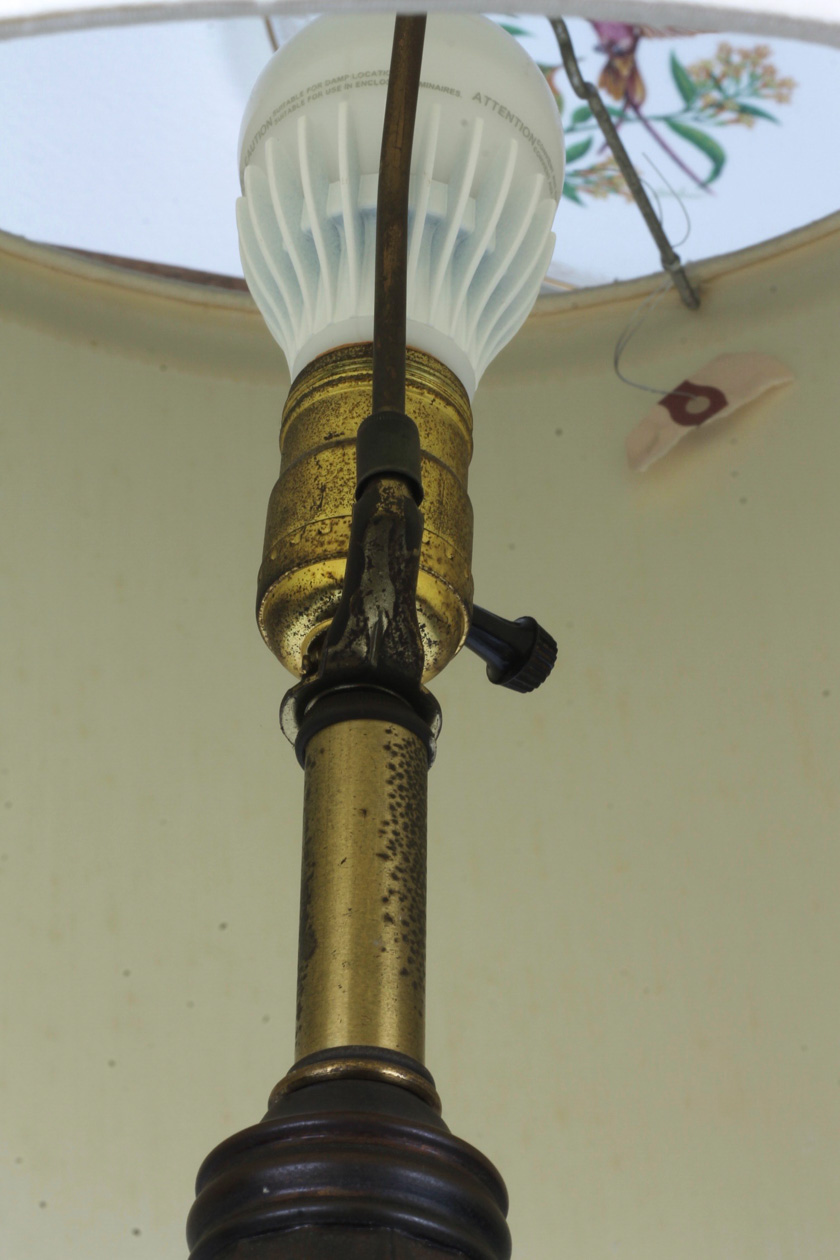 Bronze Tone Metal Table Lamp