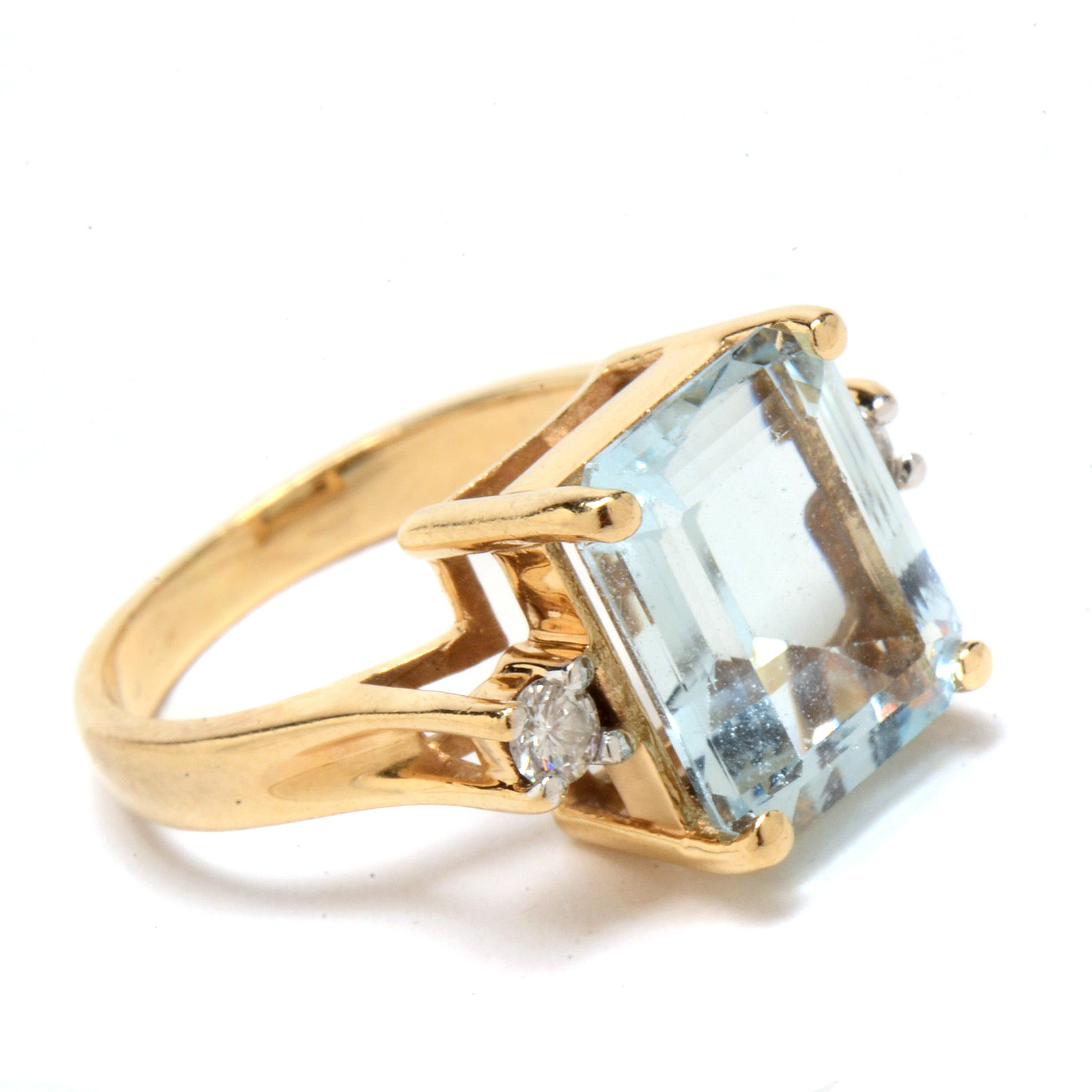 14K Yellow Gold 3.85 Carat Aquamarine and Diamond Ring