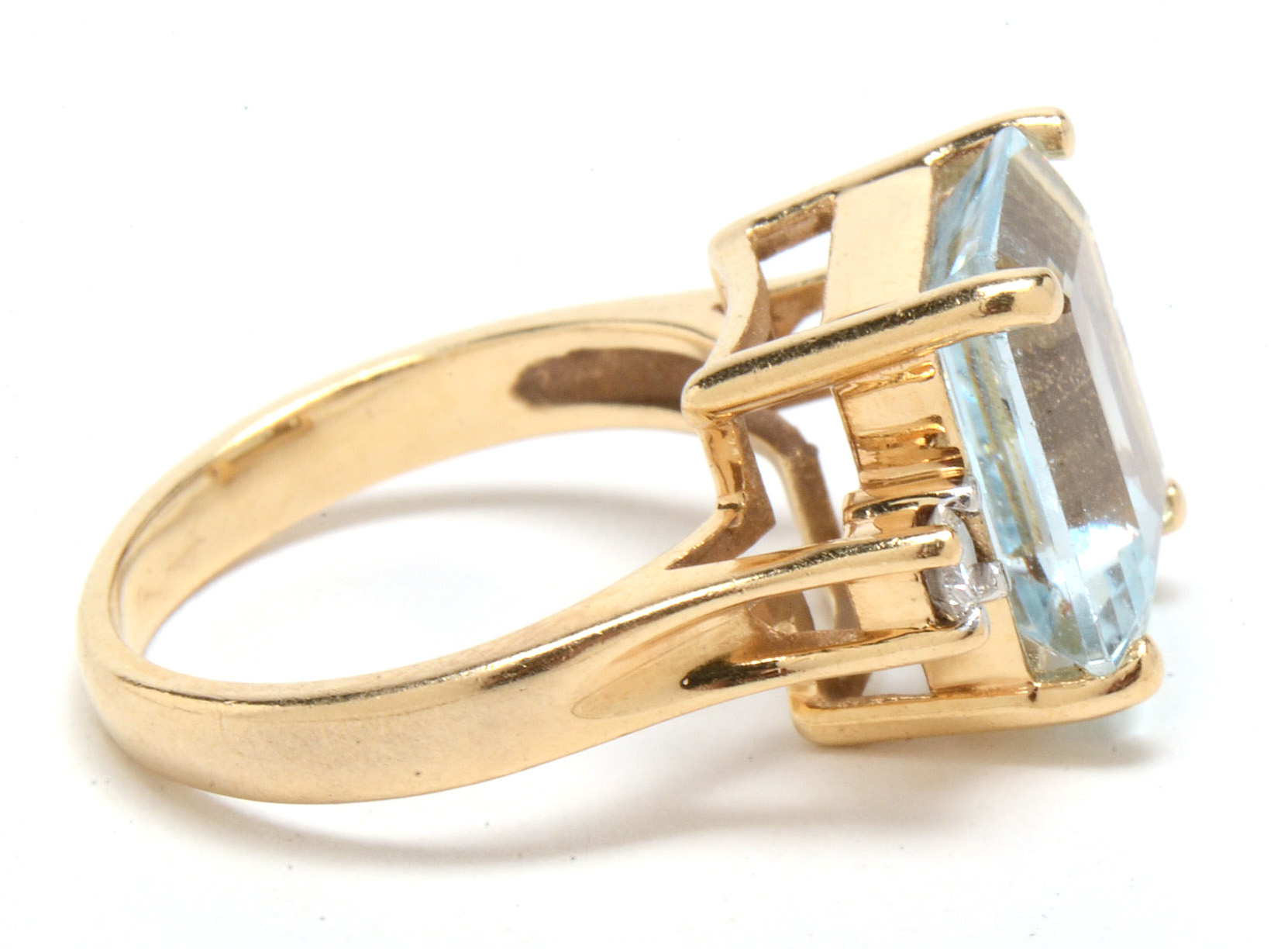 14K Yellow Gold 3.85 Carat Aquamarine and Diamond Ring