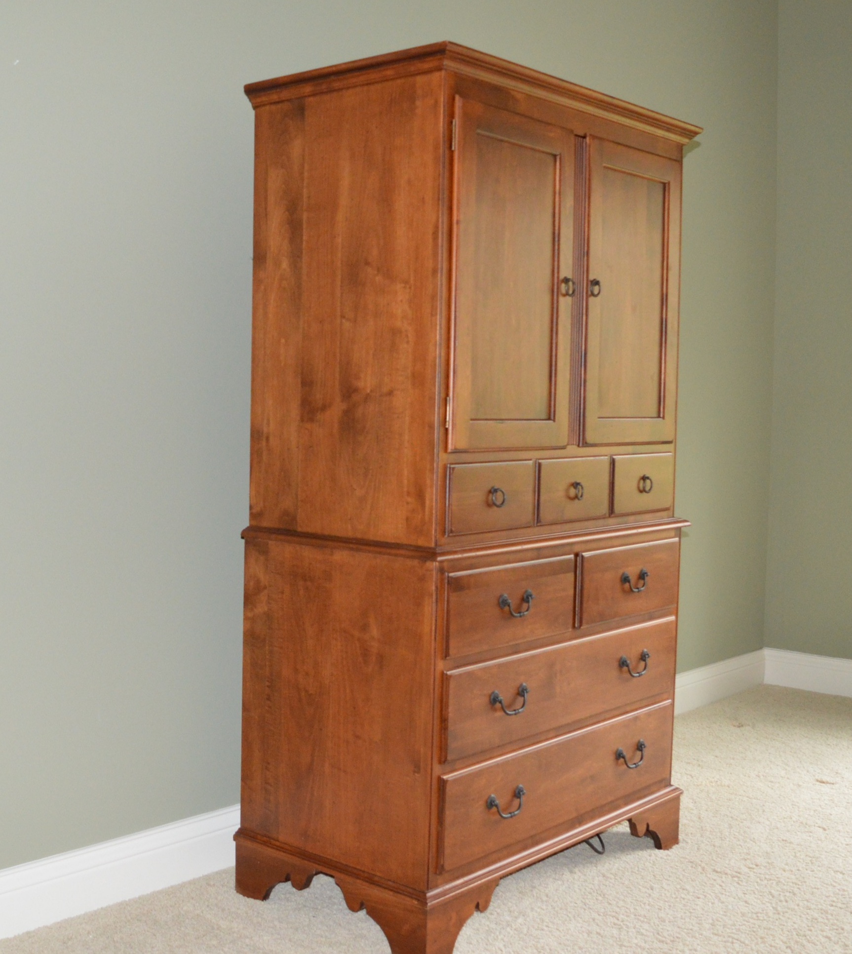 Ethan Allen "Country Crossings" Gentleman's Dresser