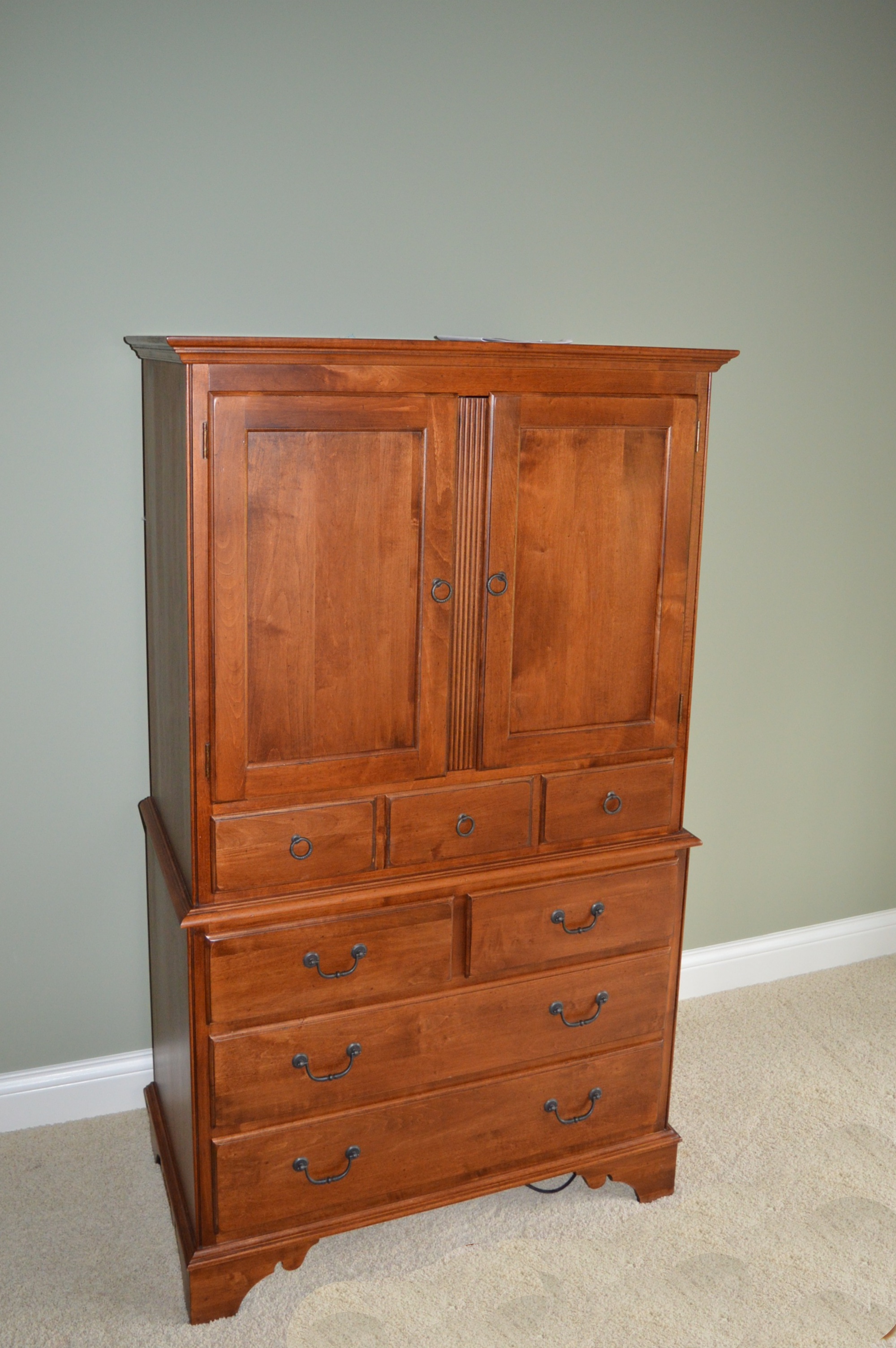 Ethan Allen "Country Crossings" Gentleman's Dresser