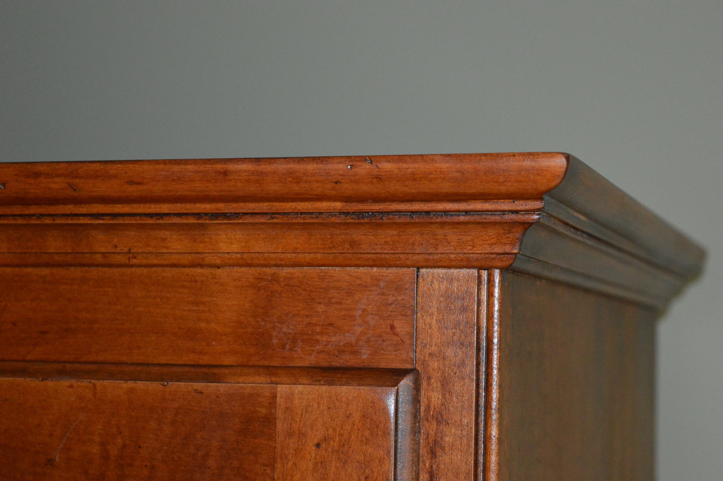 Ethan Allen "Country Crossings" Gentleman's Dresser