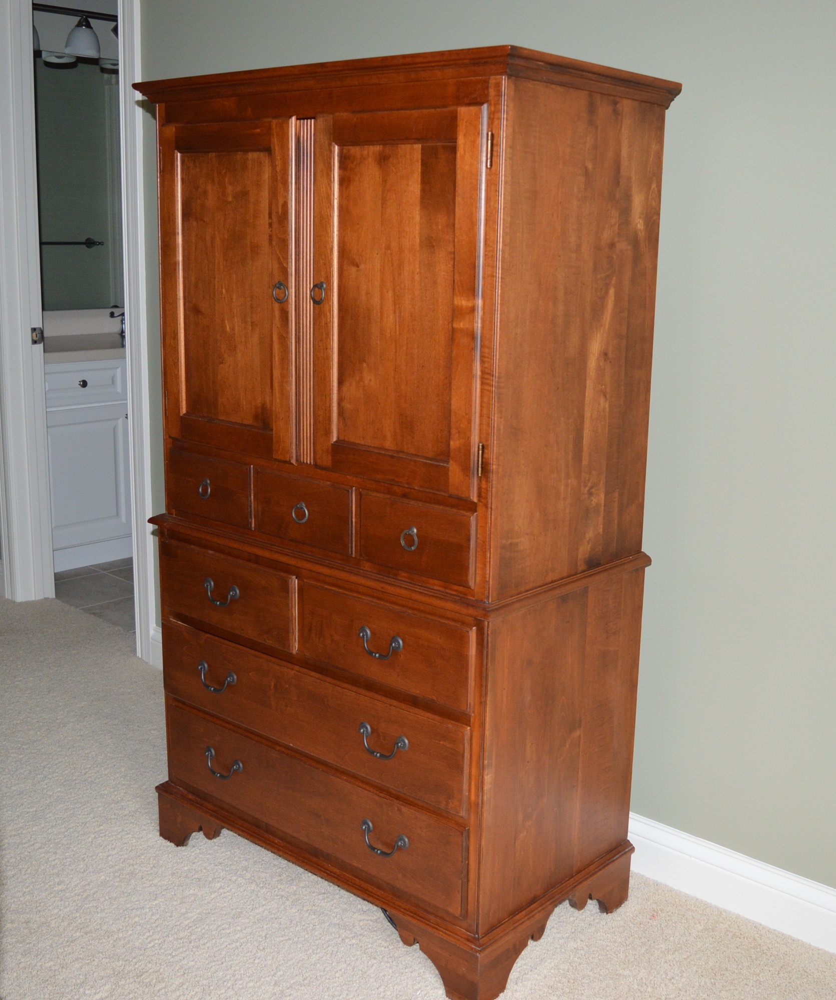 Ethan Allen "Country Crossings" Gentleman's Dresser