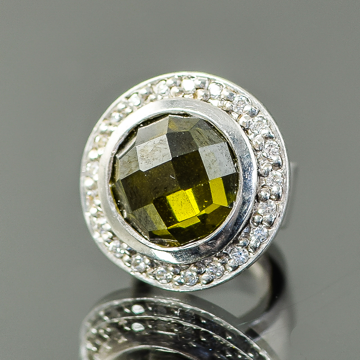 Kranz & Ziegler Sterling Silver and Peridot STORY Button