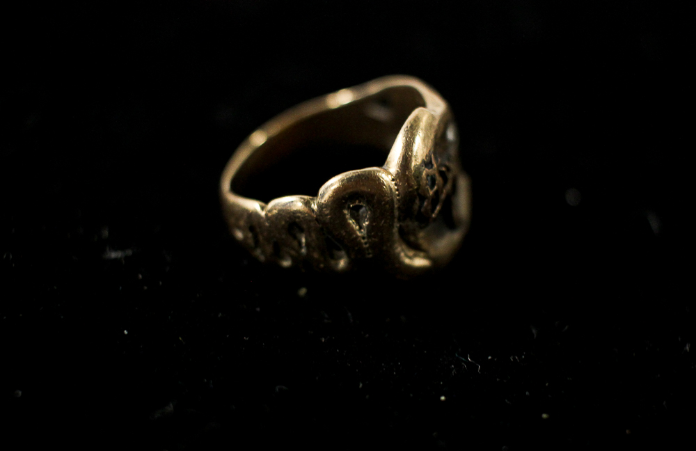 10K Yellow Gold Ring with Diamond