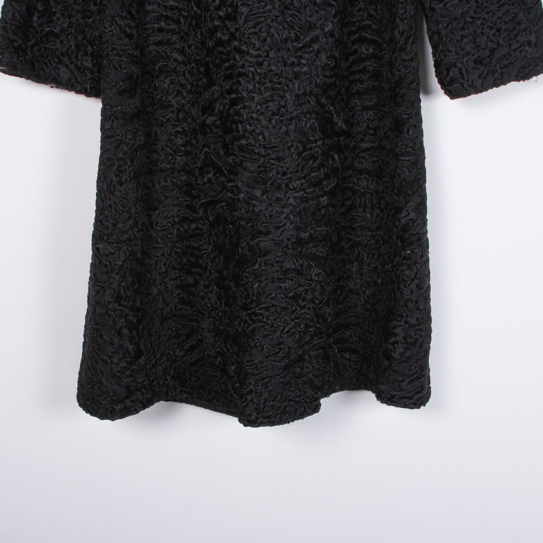 Gartenhaus Lamb Fur Coat with Mink Collar