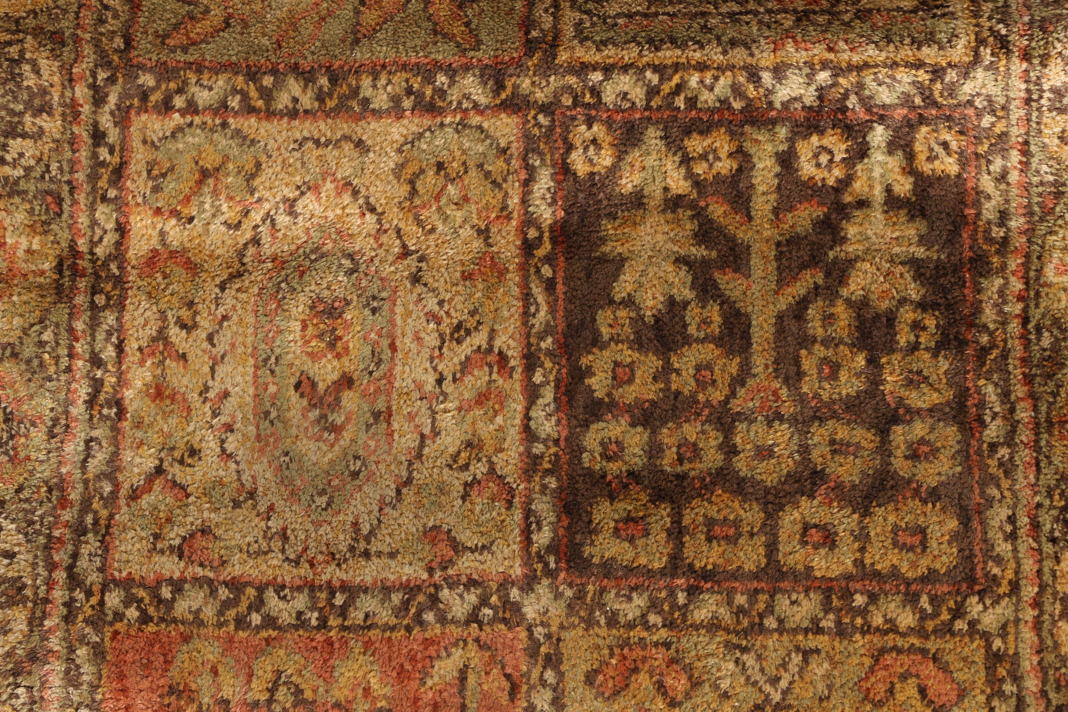 Machine Made  Garden Accent Rug