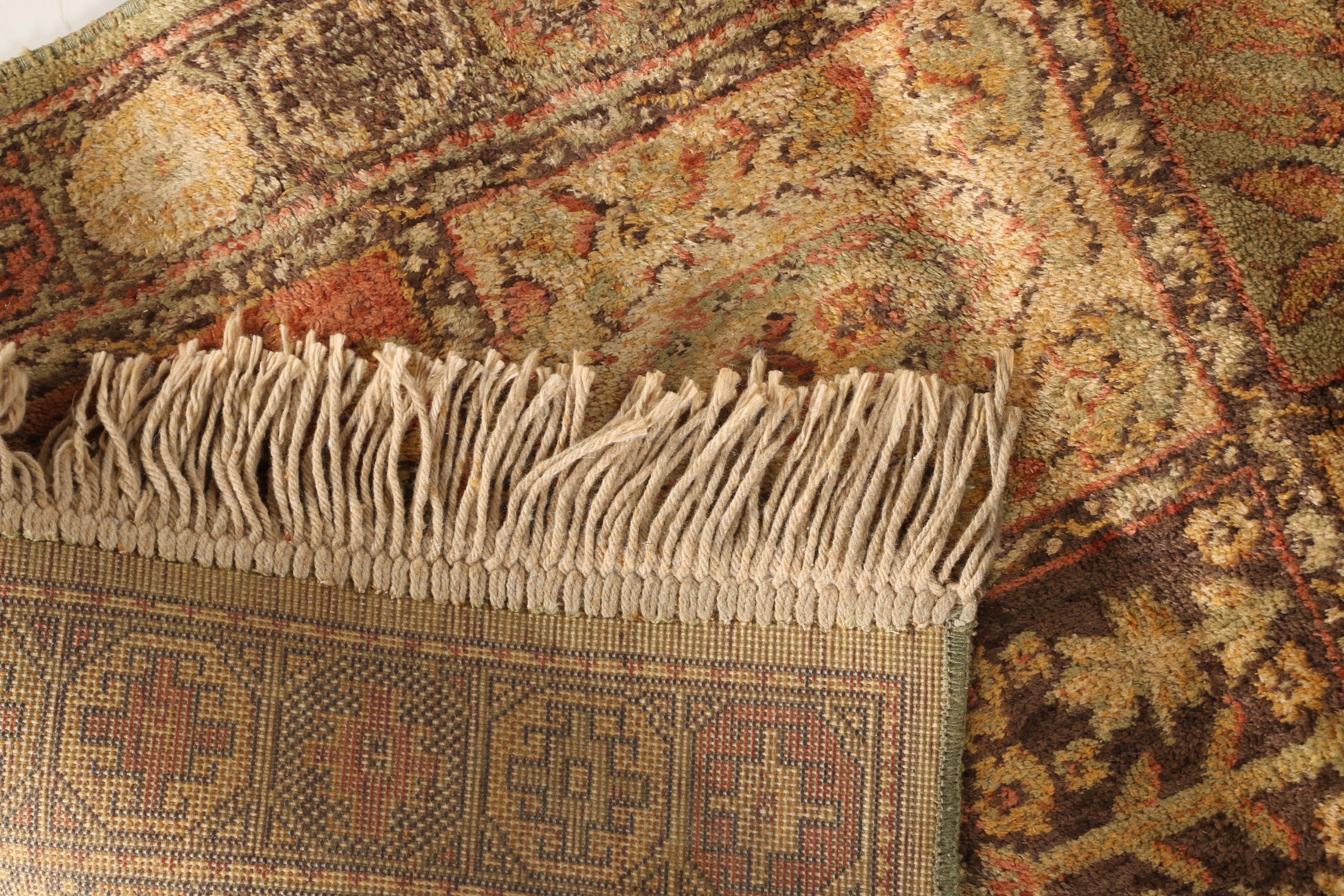 Machine Made  Garden Accent Rug