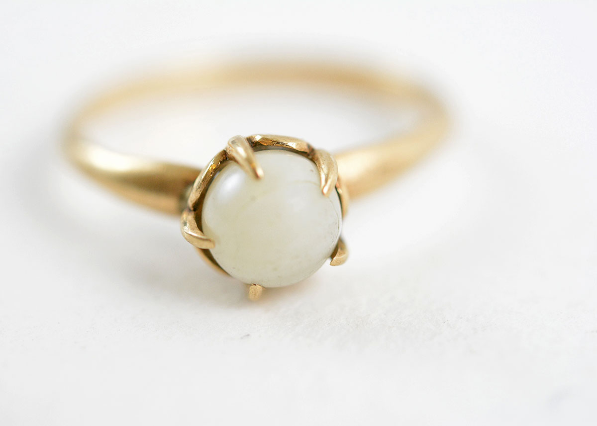Vintage Uncas Design 10K Yellow Gold Pearl Solitaire Ring