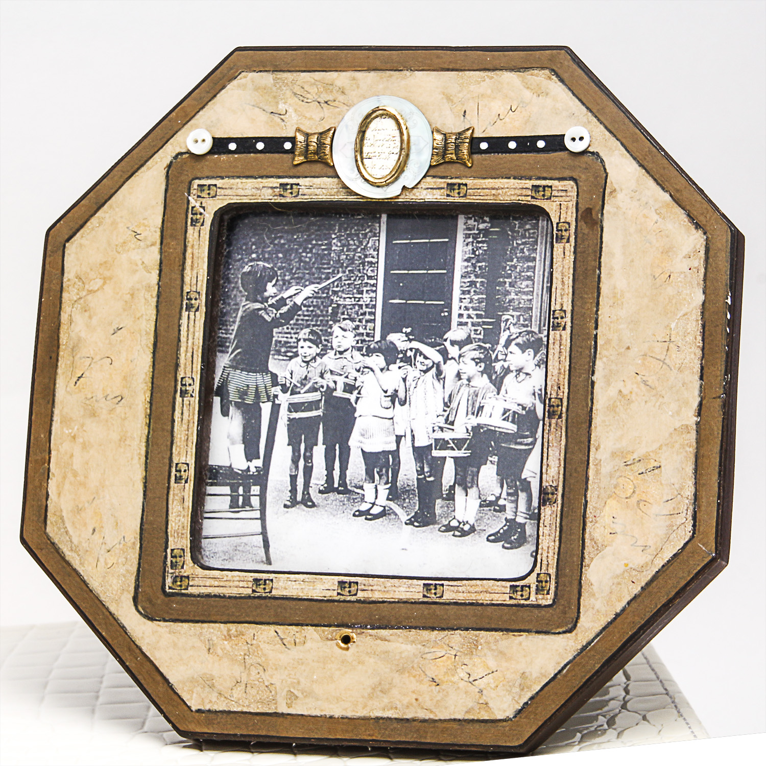 Table Lamp with Picture Frames and Albums