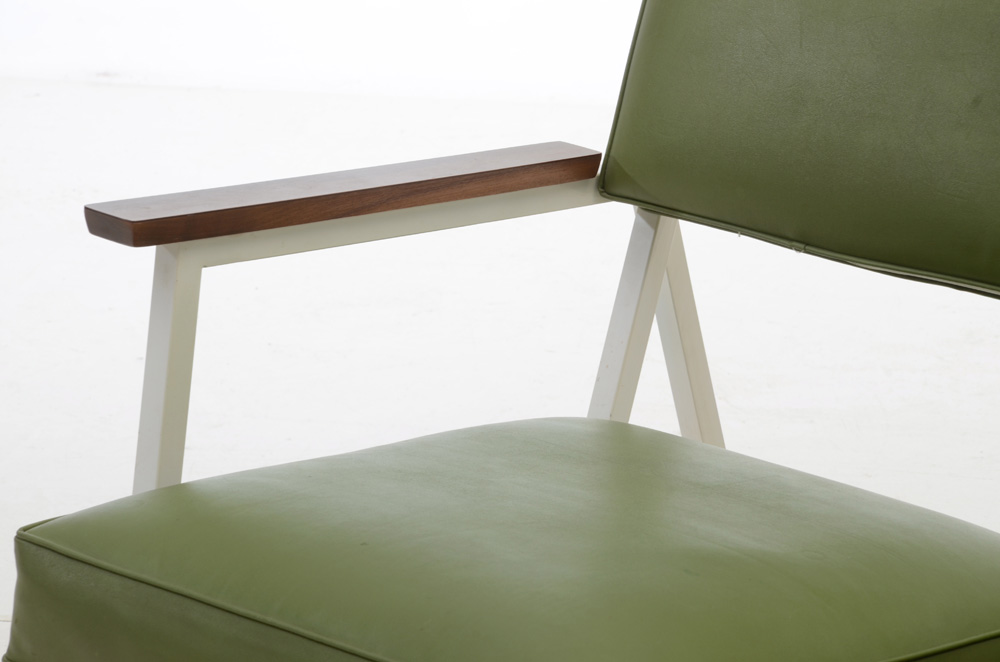 Steelcase Avocado Vinyl Upholstered Bench Seating