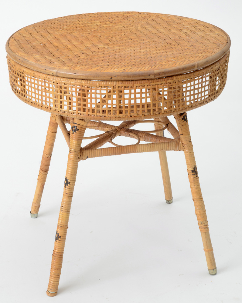 Mid-century Wicker Round Side Table
