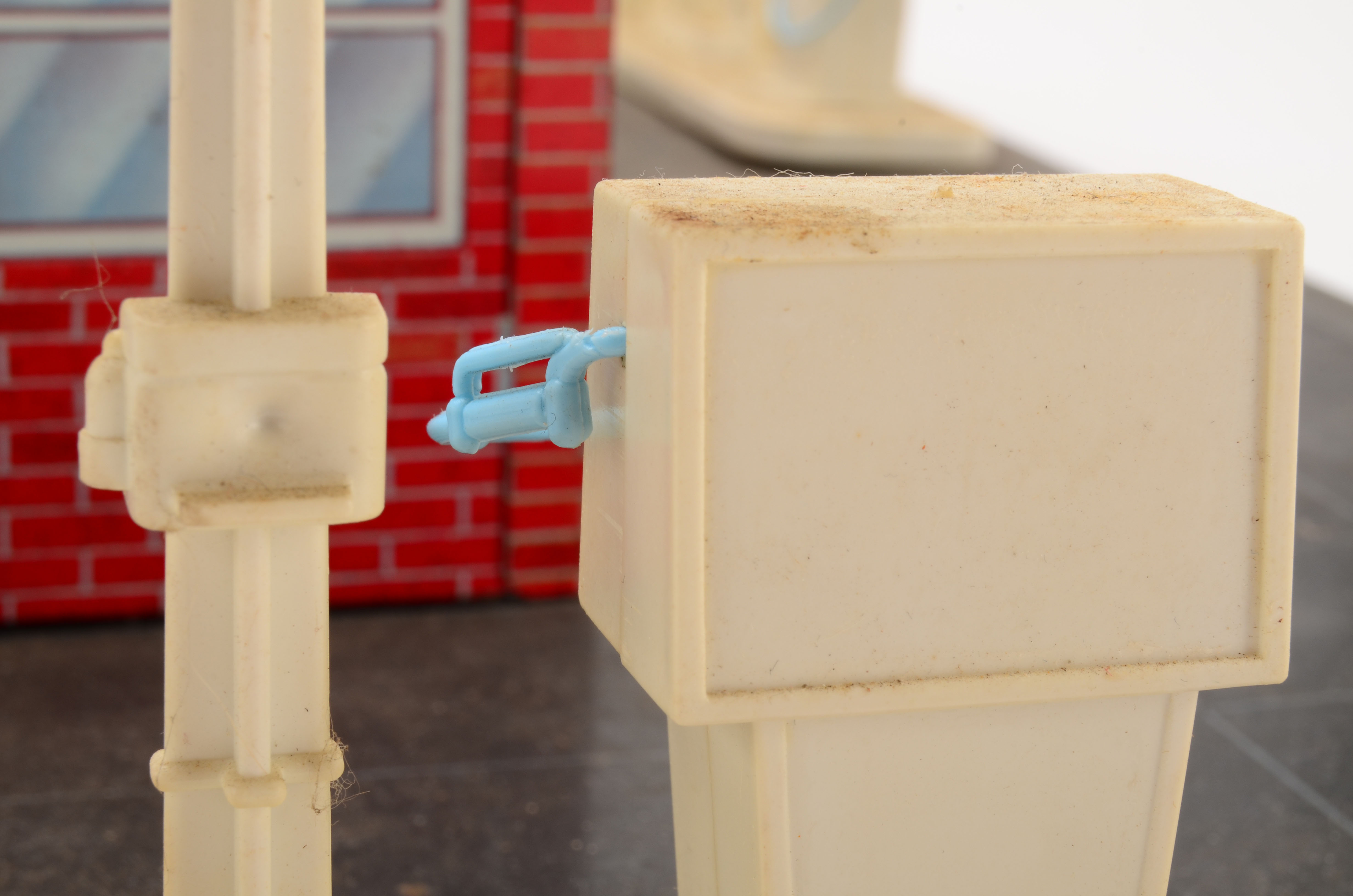 Wolverine Toy Shell Station