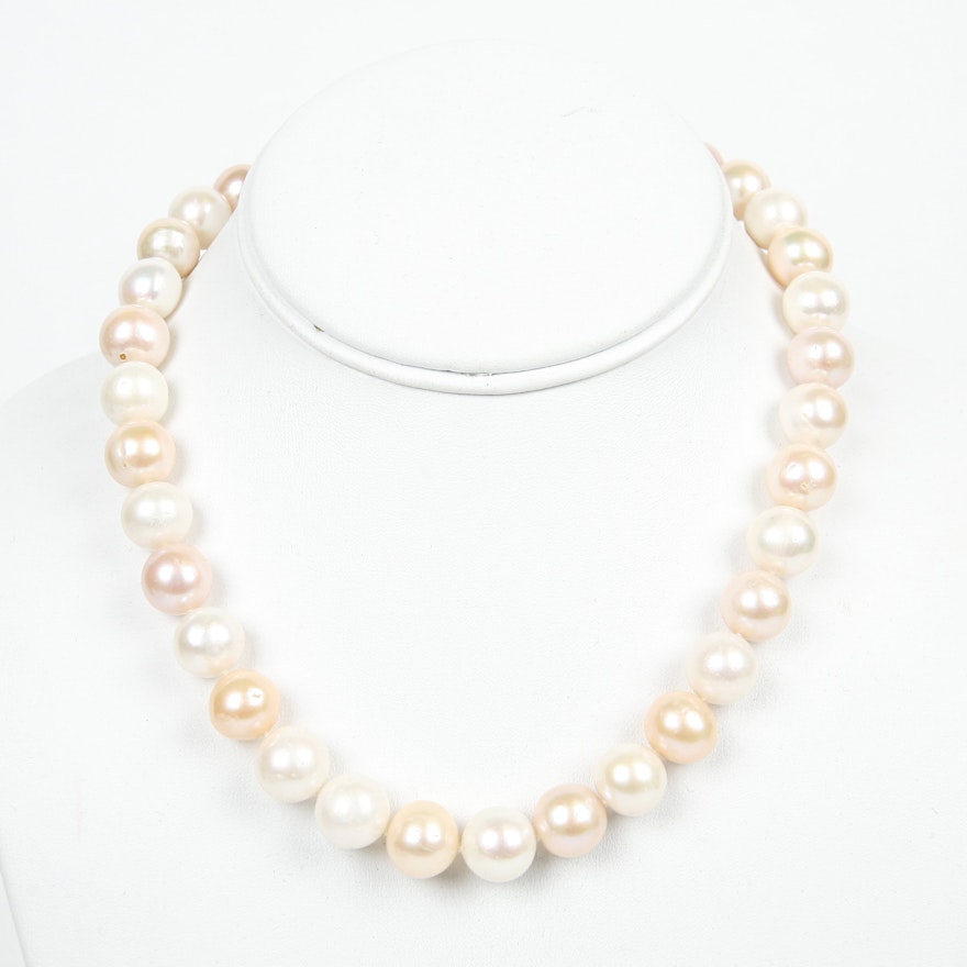 Cultured Pearl Necklace with 10K White Gold Clasp