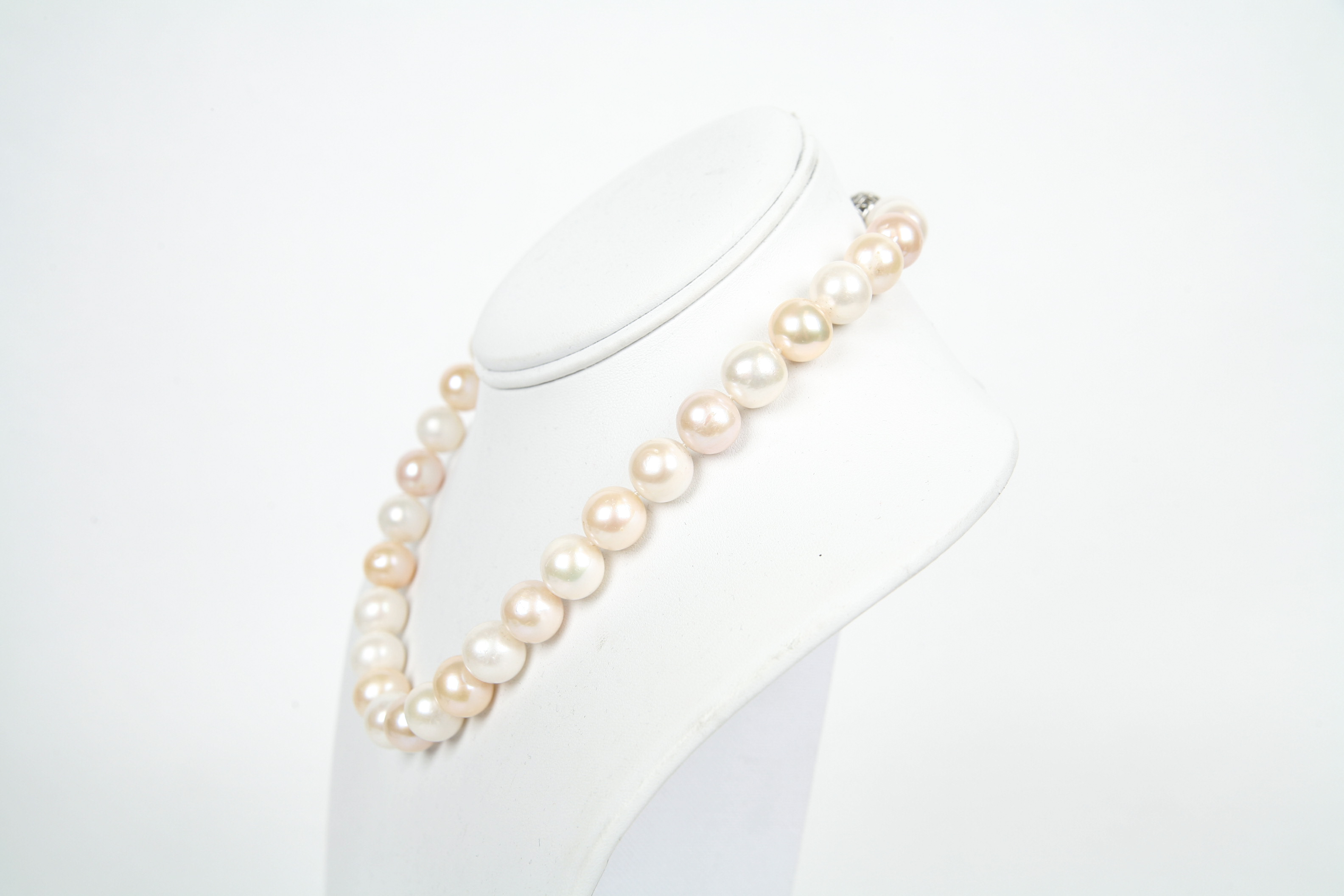 Cultured Pearl Necklace with 10K White Gold Clasp