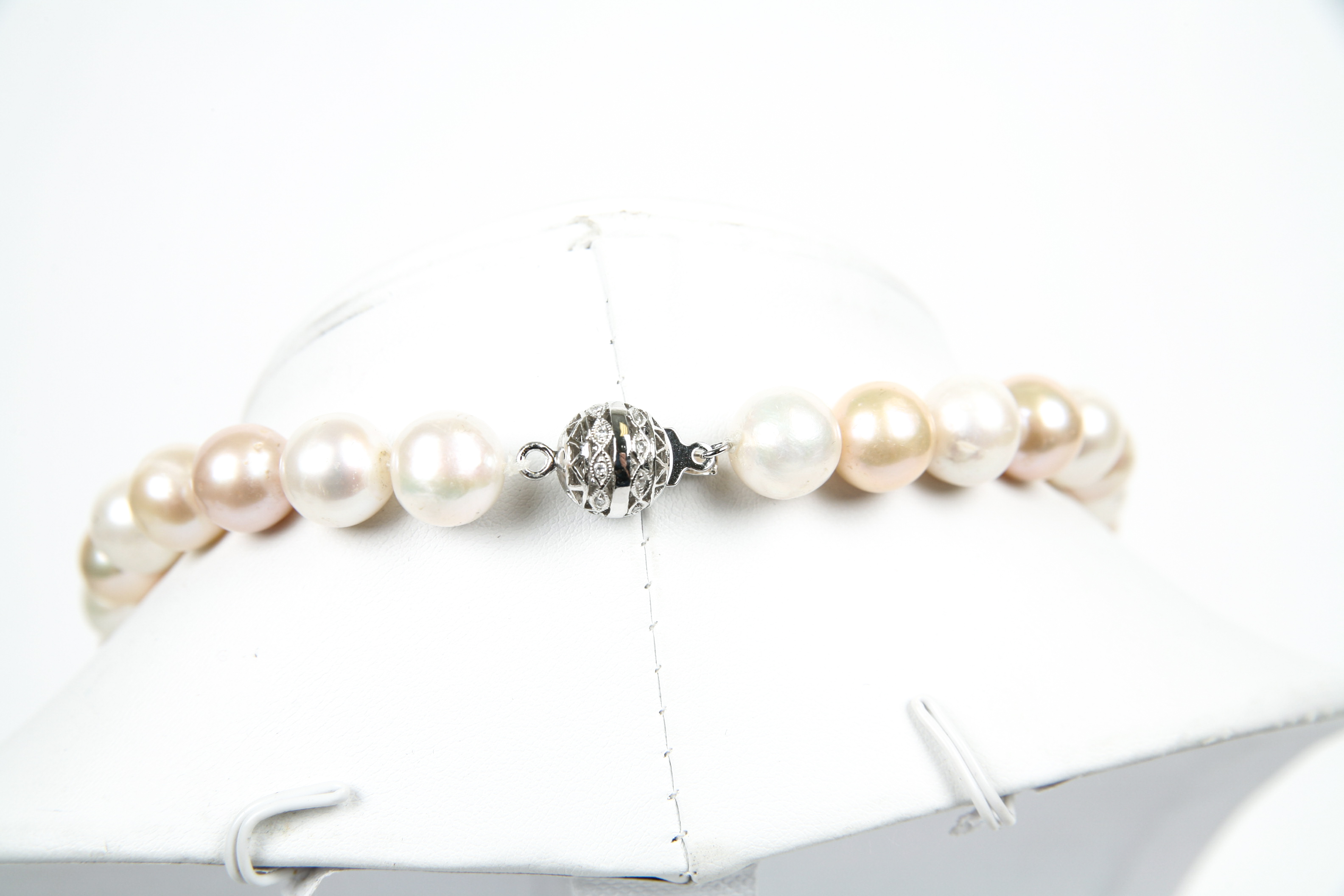 Cultured Pearl Necklace with 10K White Gold Clasp