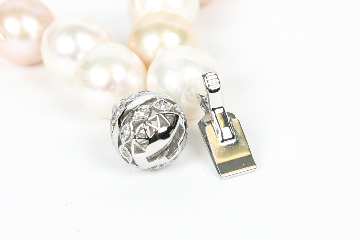 Cultured Pearl Necklace with 10K White Gold Clasp