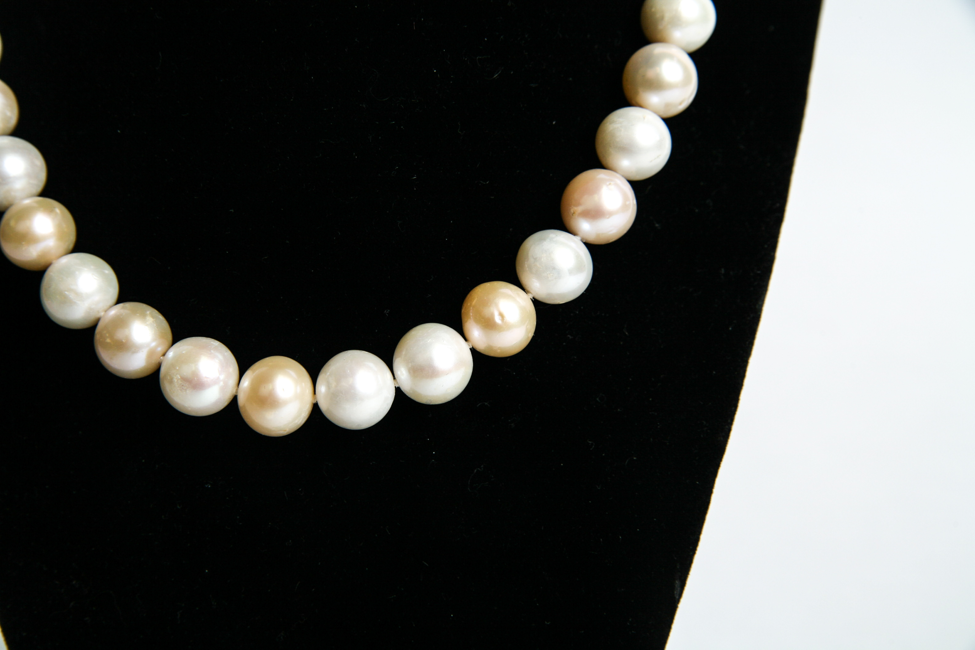 Cultured Pearl Necklace with 10K White Gold Clasp