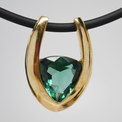 10K Yellow Gold Natural Green Quartz Pendant Necklace