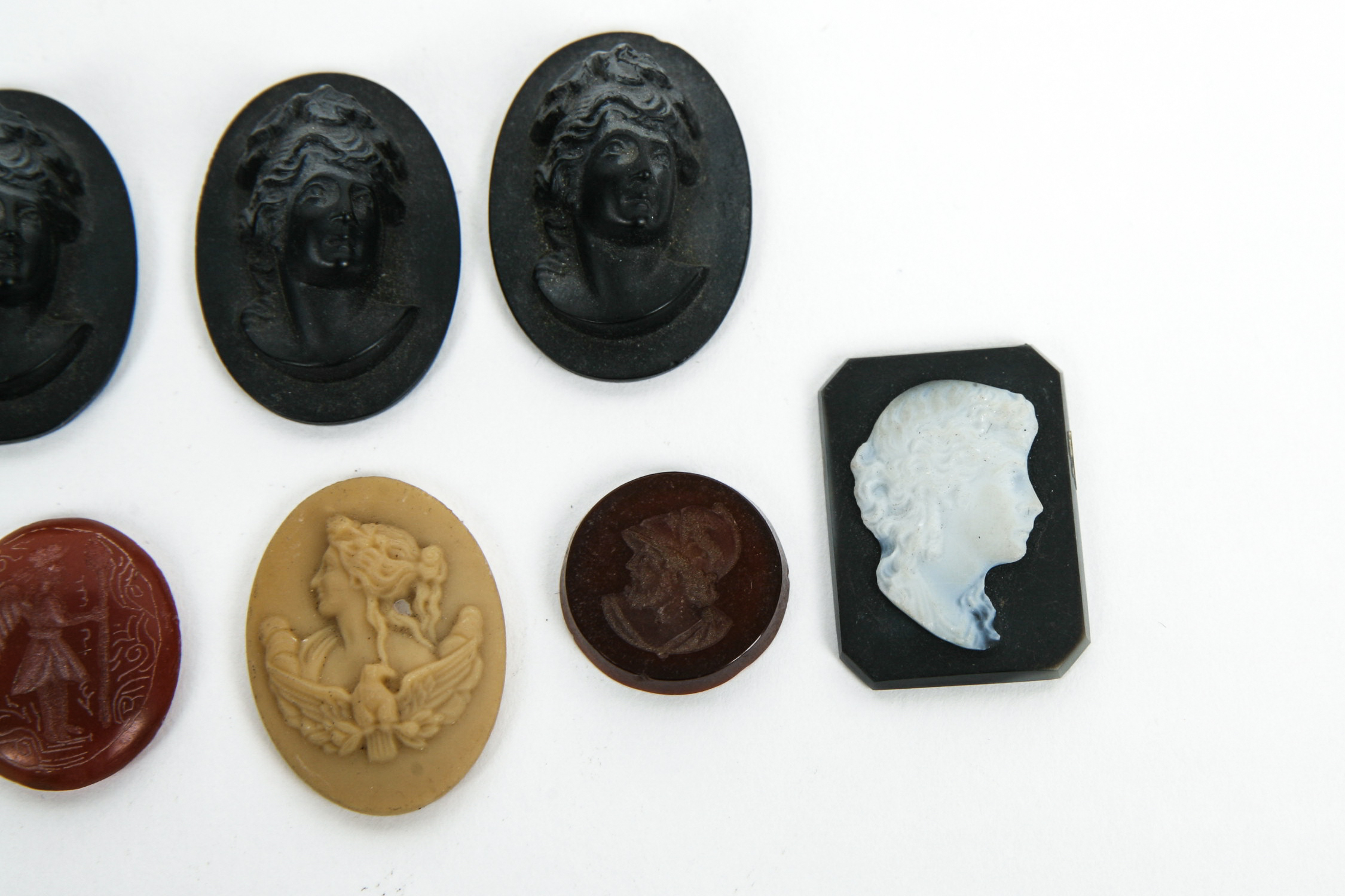 Grouping of Loose  Cameos