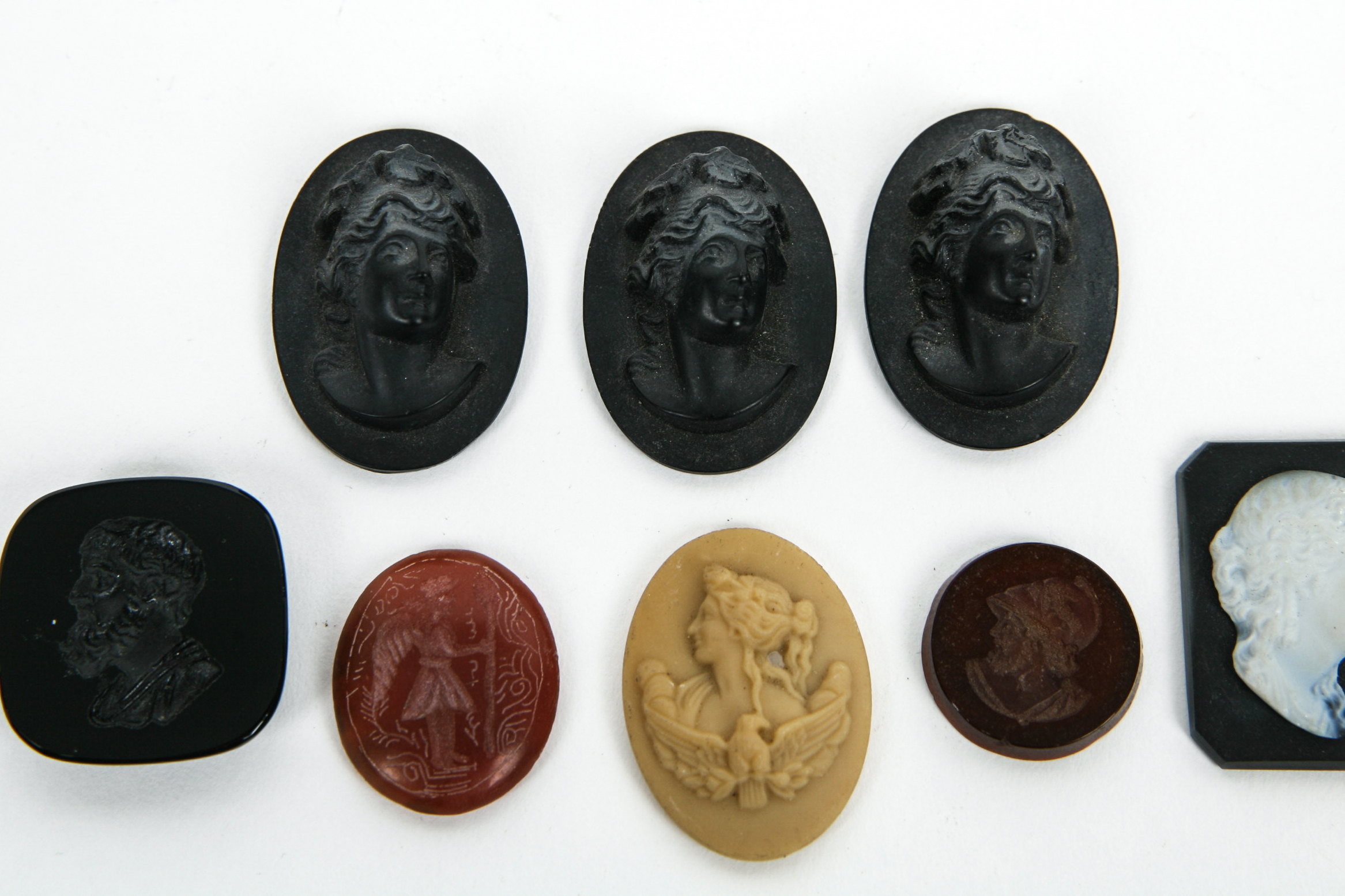 Grouping of Loose  Cameos