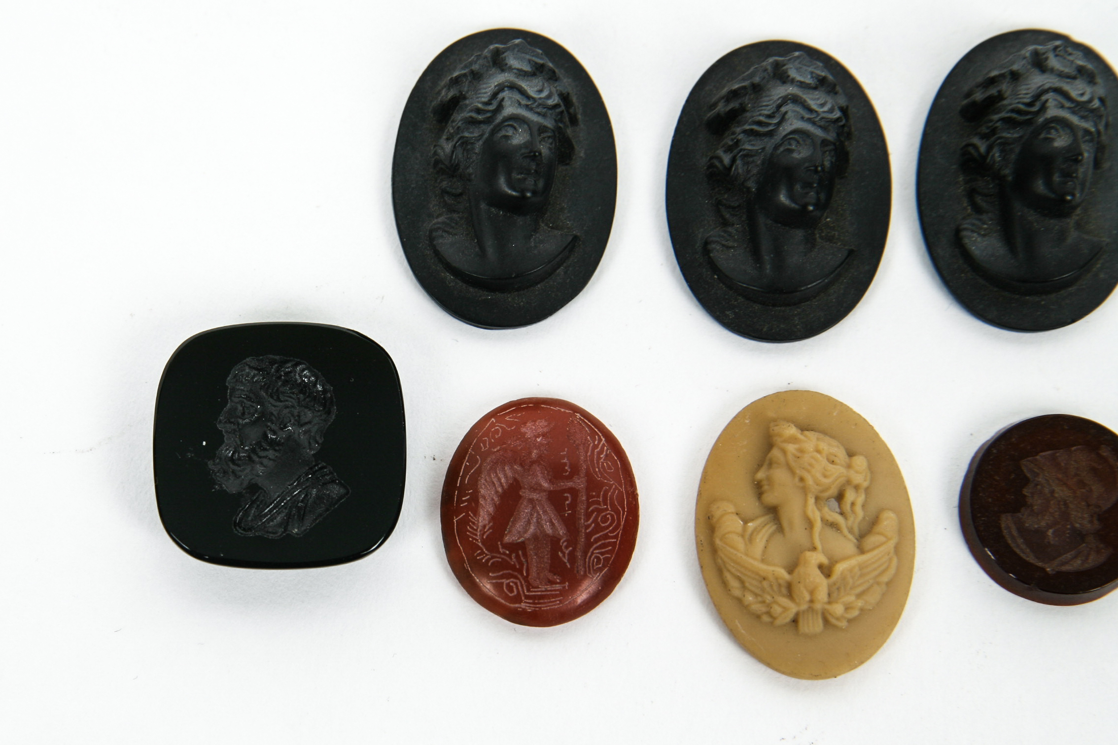 Grouping of Loose  Cameos