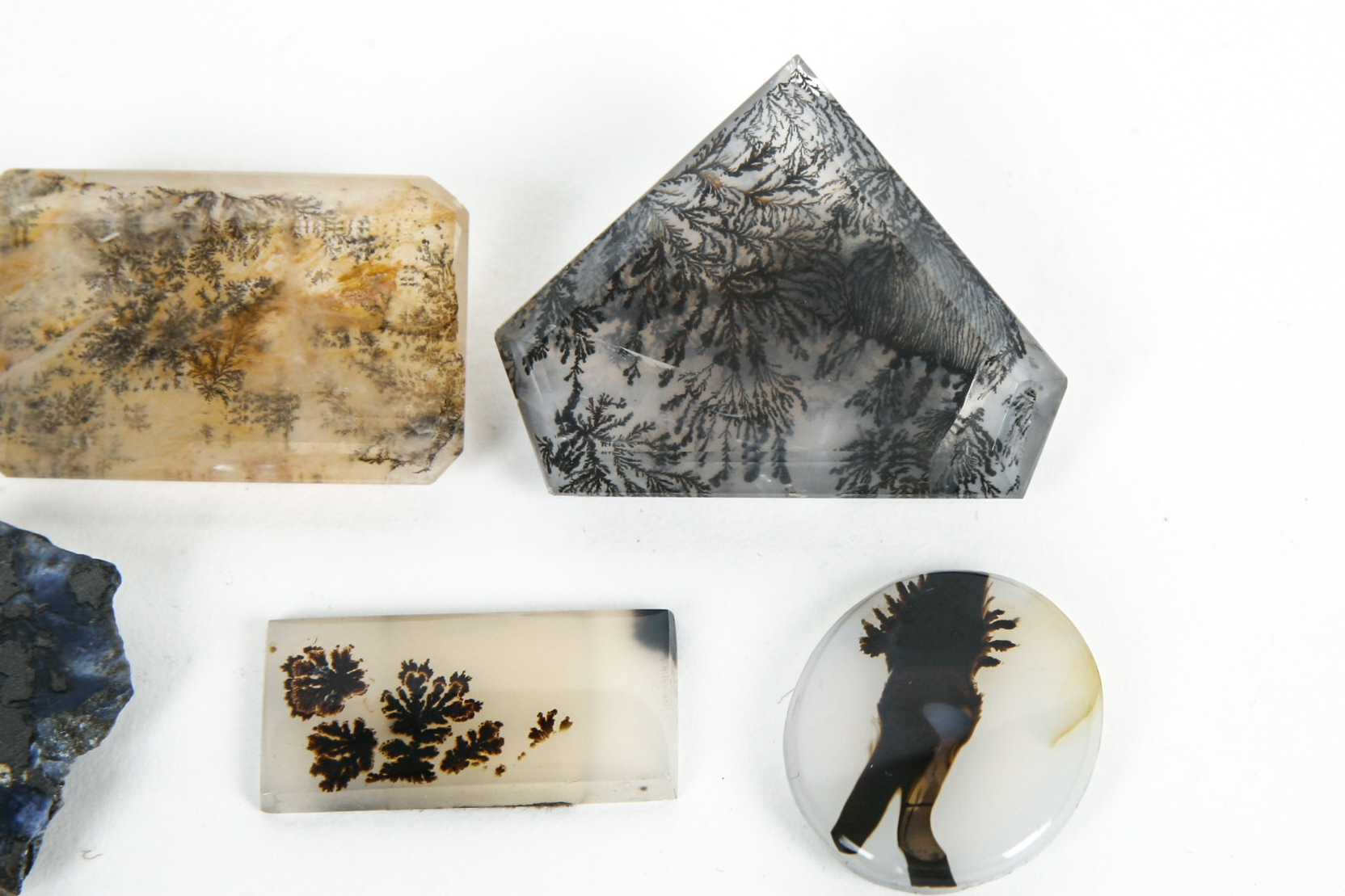 Loose Agate and Sodalite Pieces