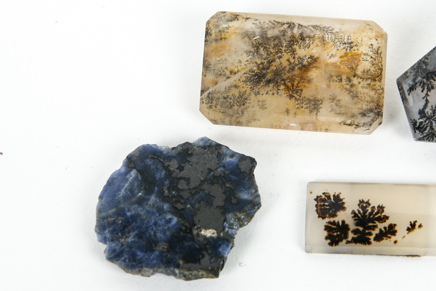 Loose Agate and Sodalite Pieces