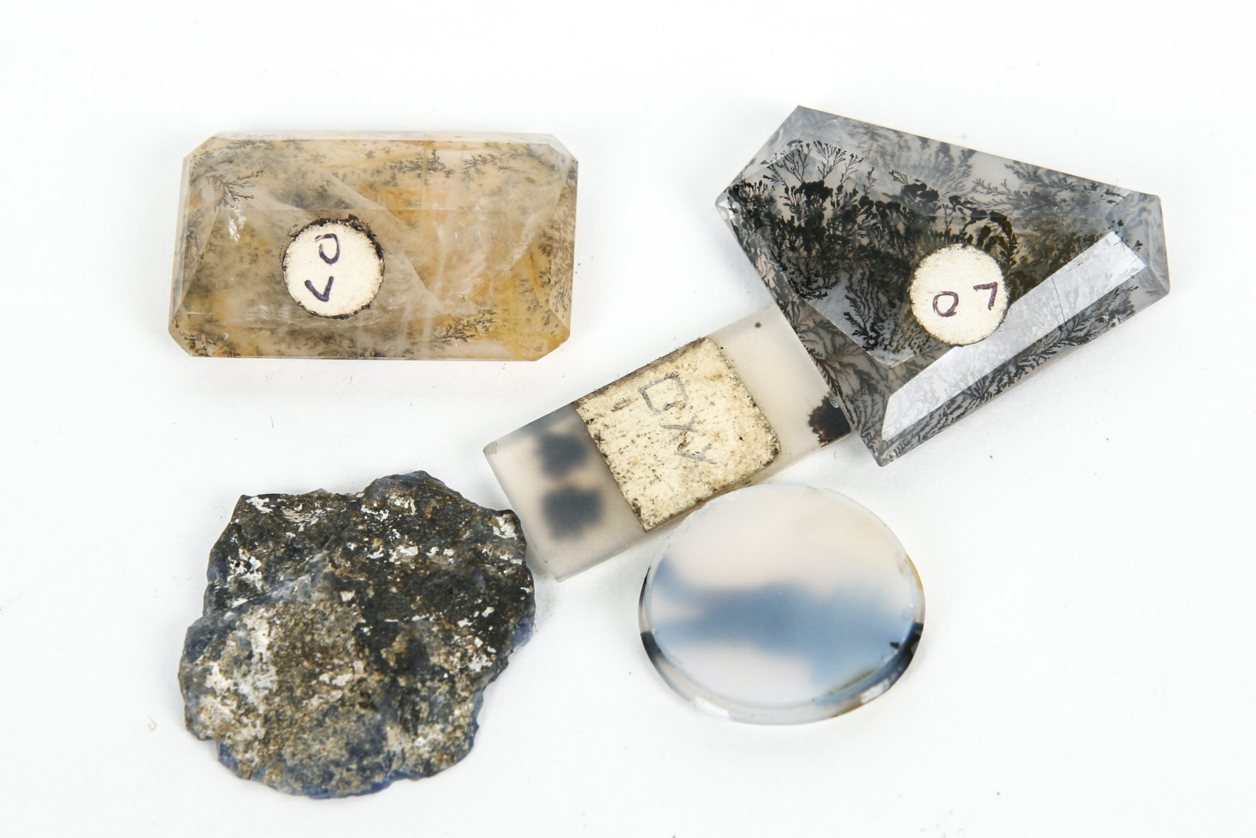 Loose Agate and Sodalite Pieces