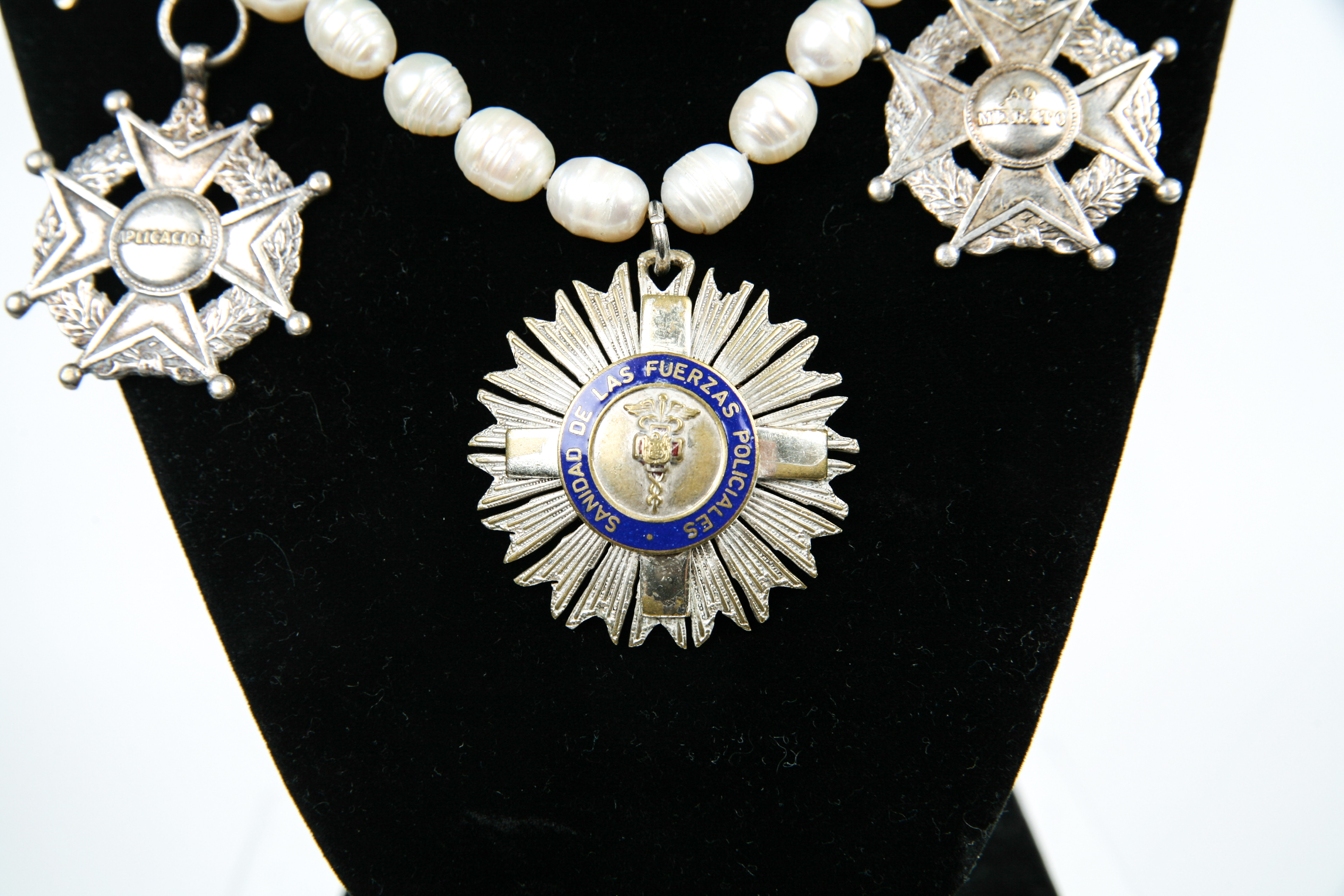 Baroque Pearl Necklace with Silver Tone Medallions