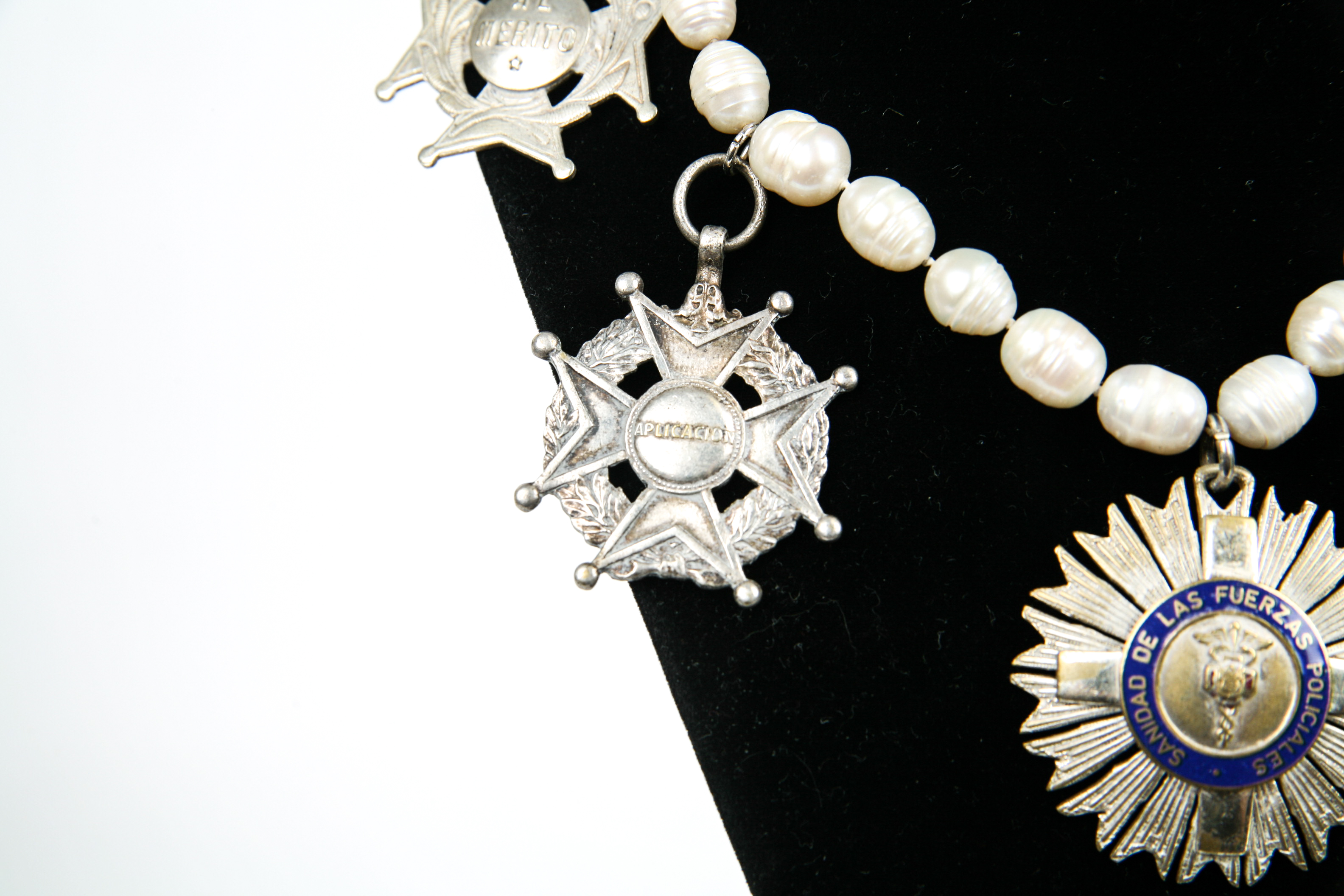 Baroque Pearl Necklace with Silver Tone Medallions