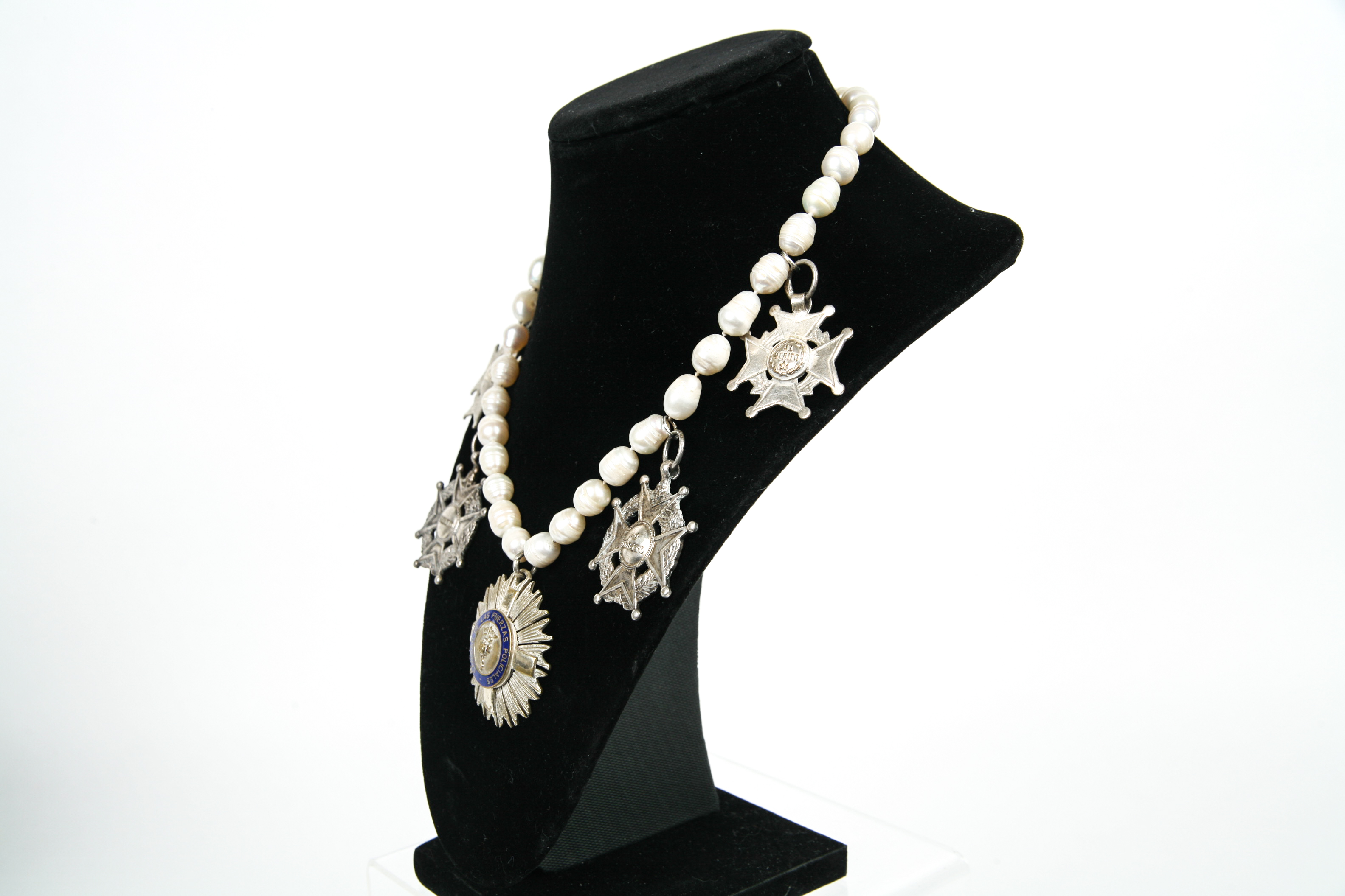 Baroque Pearl Necklace with Silver Tone Medallions