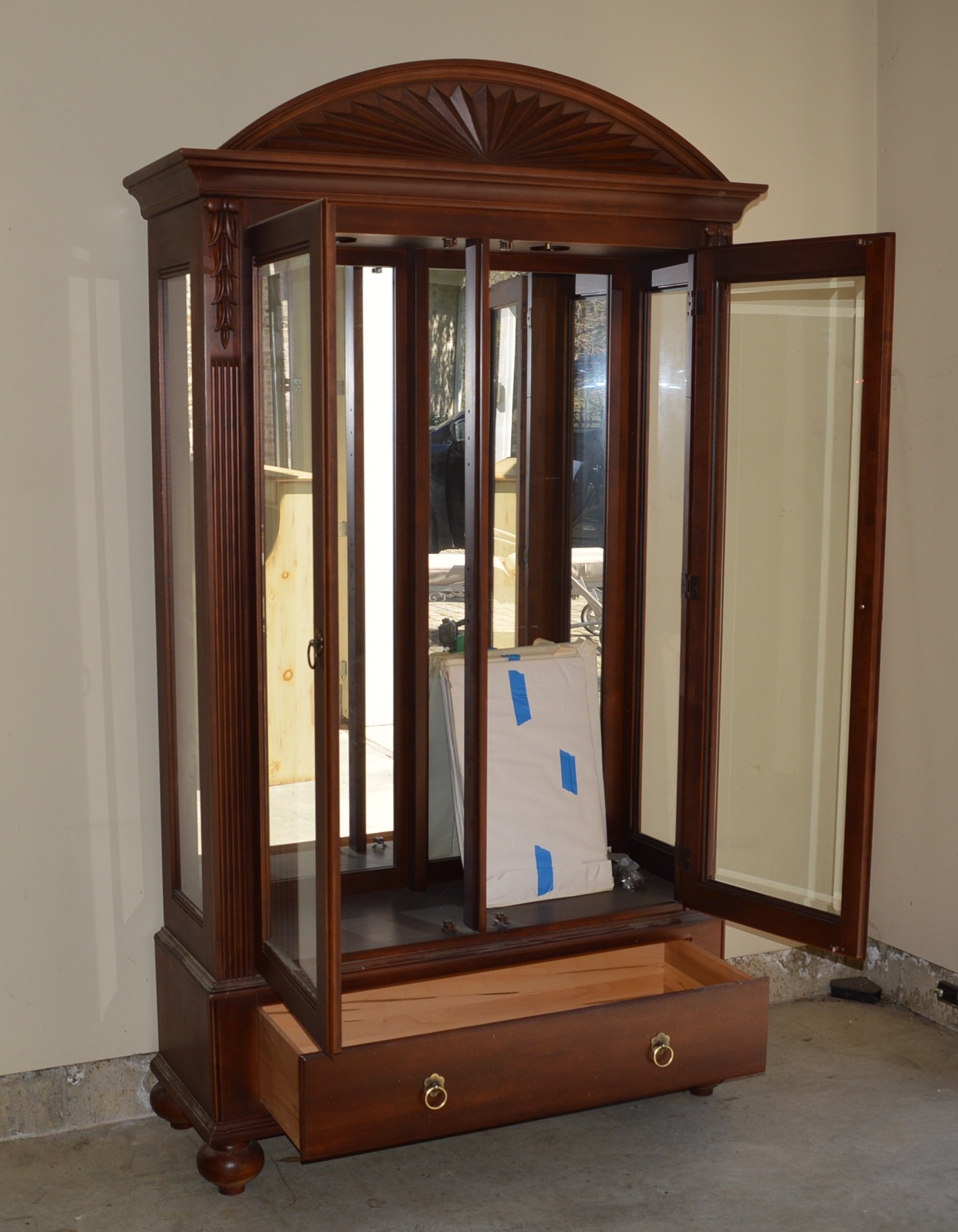 Ethan Allen "British Classics" Mirrored and Lighted Curio Cabinet