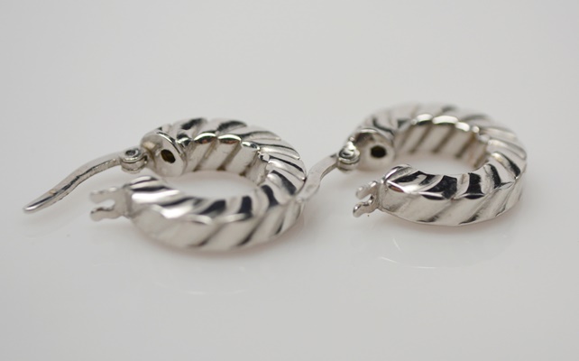 Zadi 18K White Gold Hoop Pierced Earrings