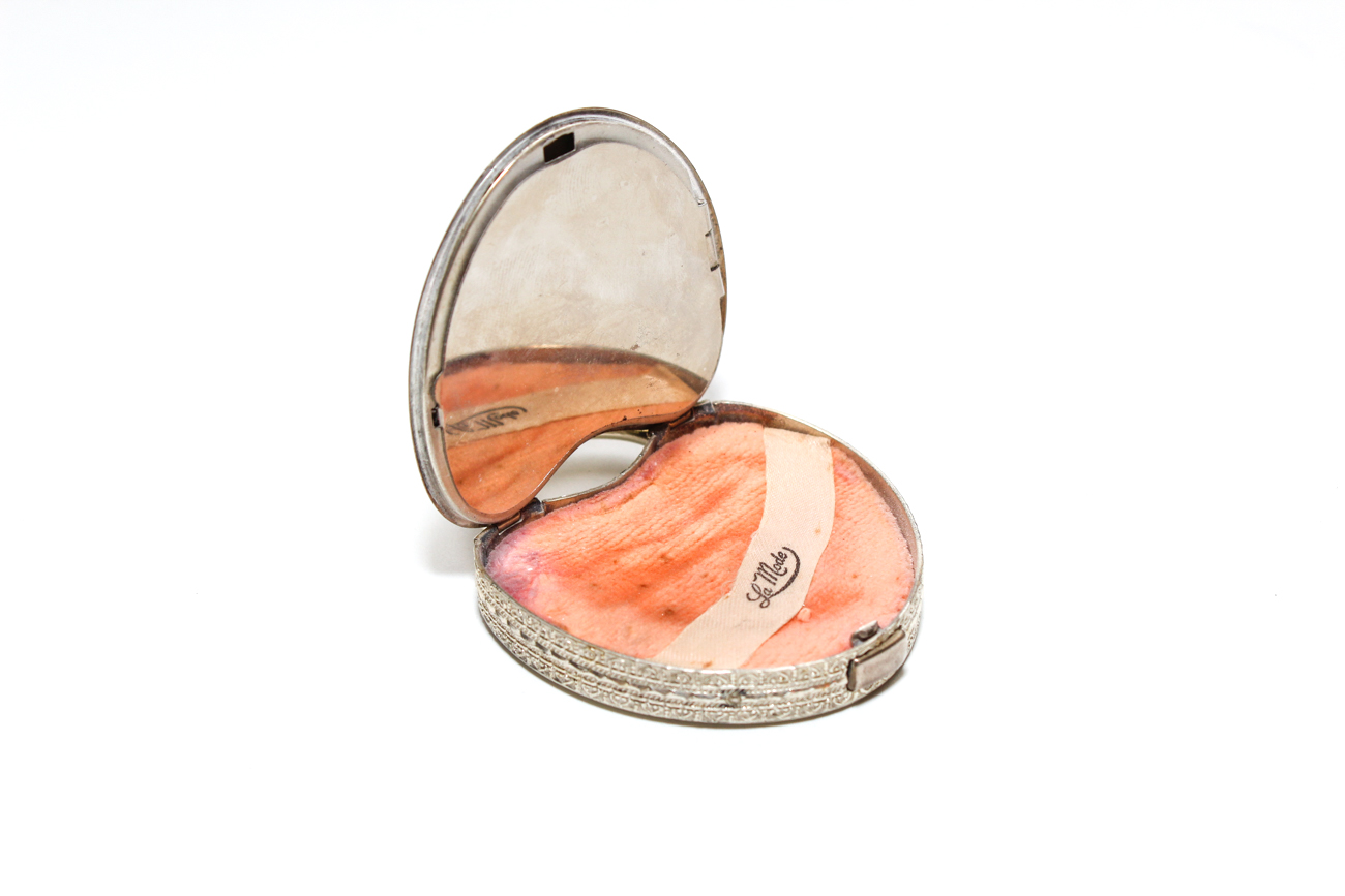 Vintage "La Mode" Sterling Silver Heart Shaped Compact